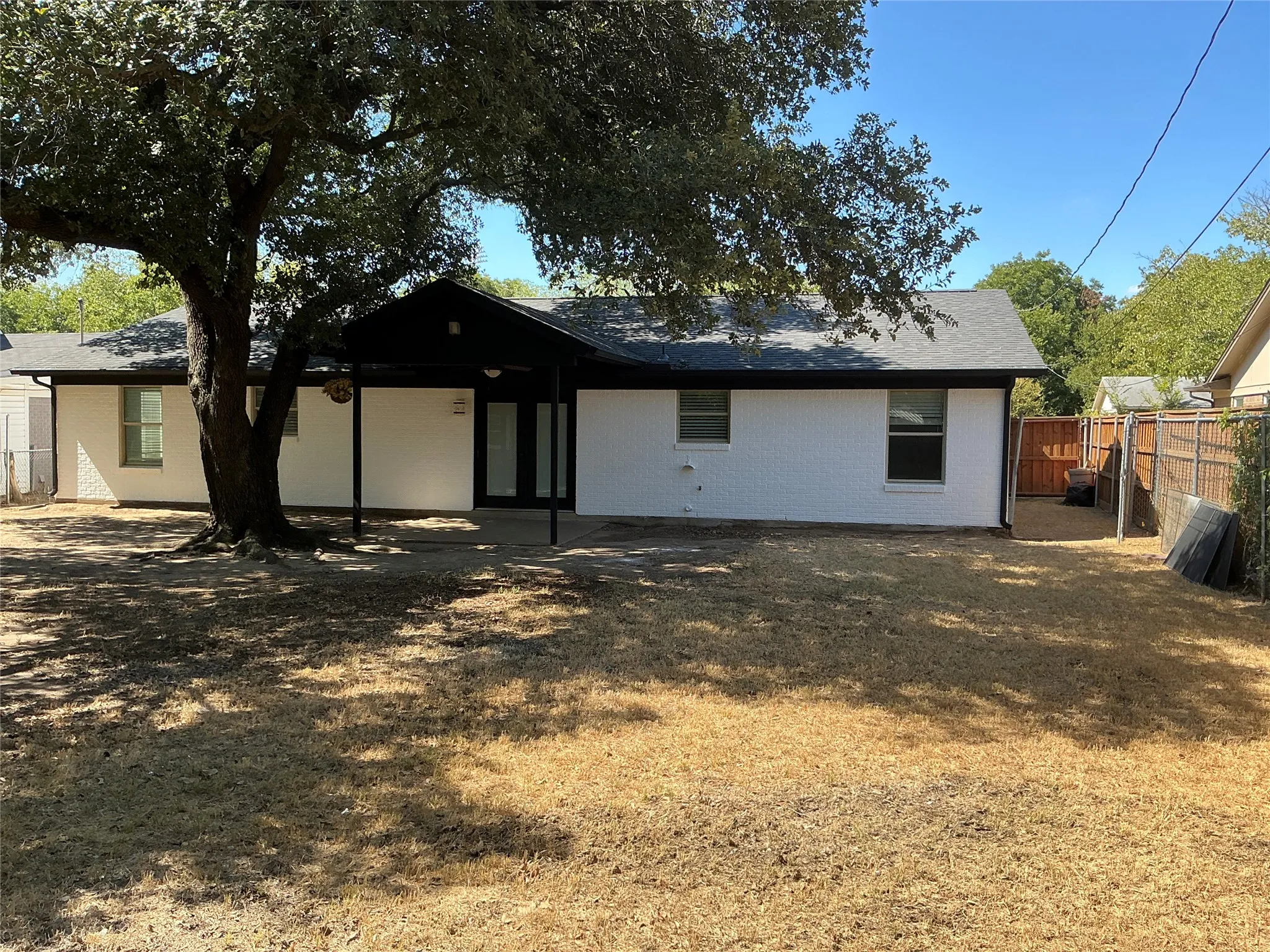 Single Family Residence For Sale in Johnson County , 136 Jill Ann Drive, Burleson, Texas 76028, 4 Bedroom, 2 Bathroom, 1 Garage spaces, 1,770 Sqft, built in 1967, mls#21358602, Real Estate Agent in Burleson, Homes For Sale in Johnson county, Homes For Sale in Burleson, Realtor in Burleson Texas, Real Estate Brokerage Independent Realty Texas, Luminita Cordes Realtor