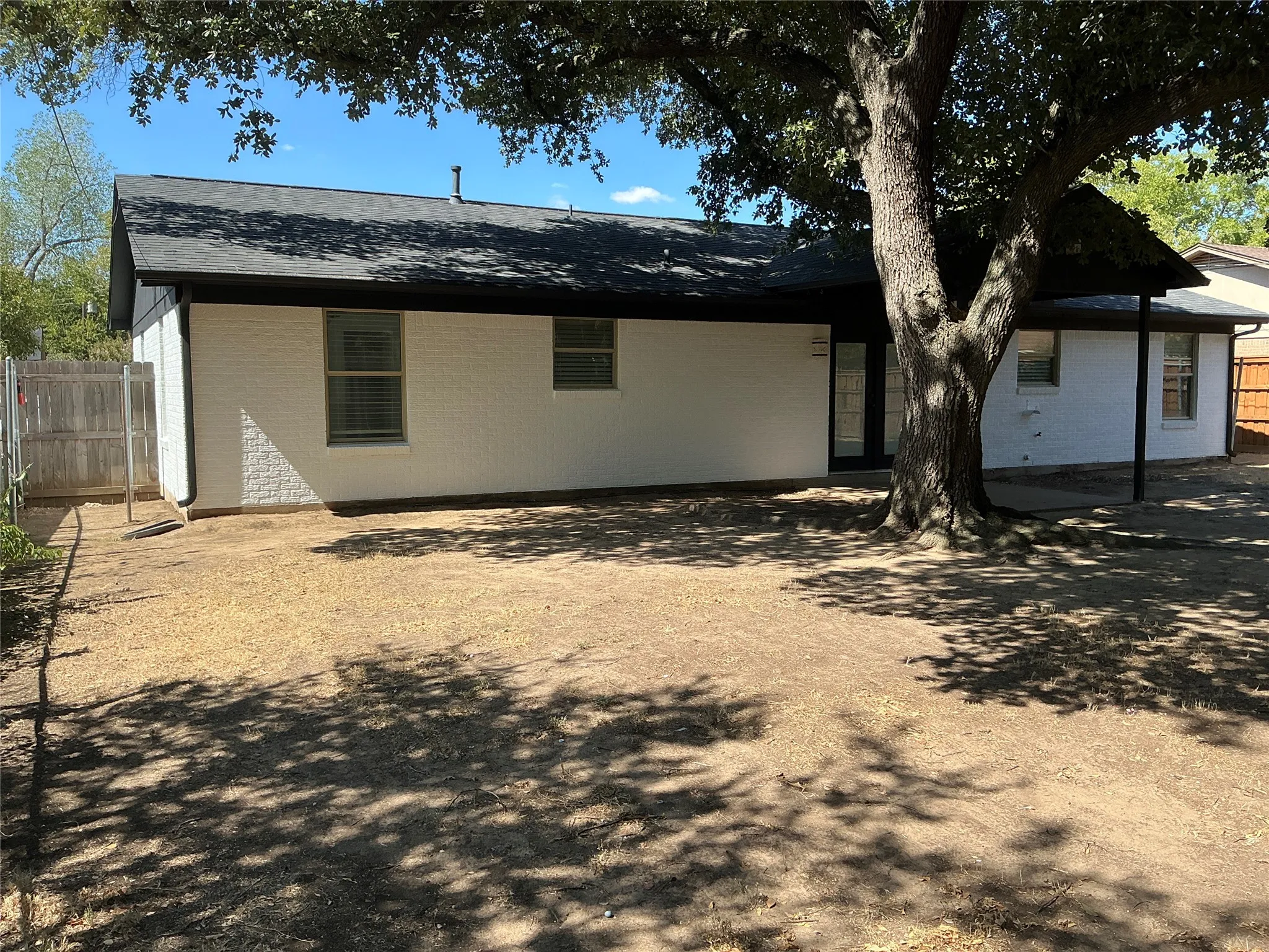 Single Family Residence For Sale in Johnson County , 136 Jill Ann Drive, Burleson, Texas 76028, 4 Bedroom, 2 Bathroom, 1 Garage spaces, 1,770 Sqft, built in 1967, mls#21358602, Real Estate Agent in Burleson, Homes For Sale in Johnson county, Homes For Sale in Burleson, Realtor in Burleson Texas, Real Estate Brokerage Independent Realty Texas, Luminita Cordes Realtor