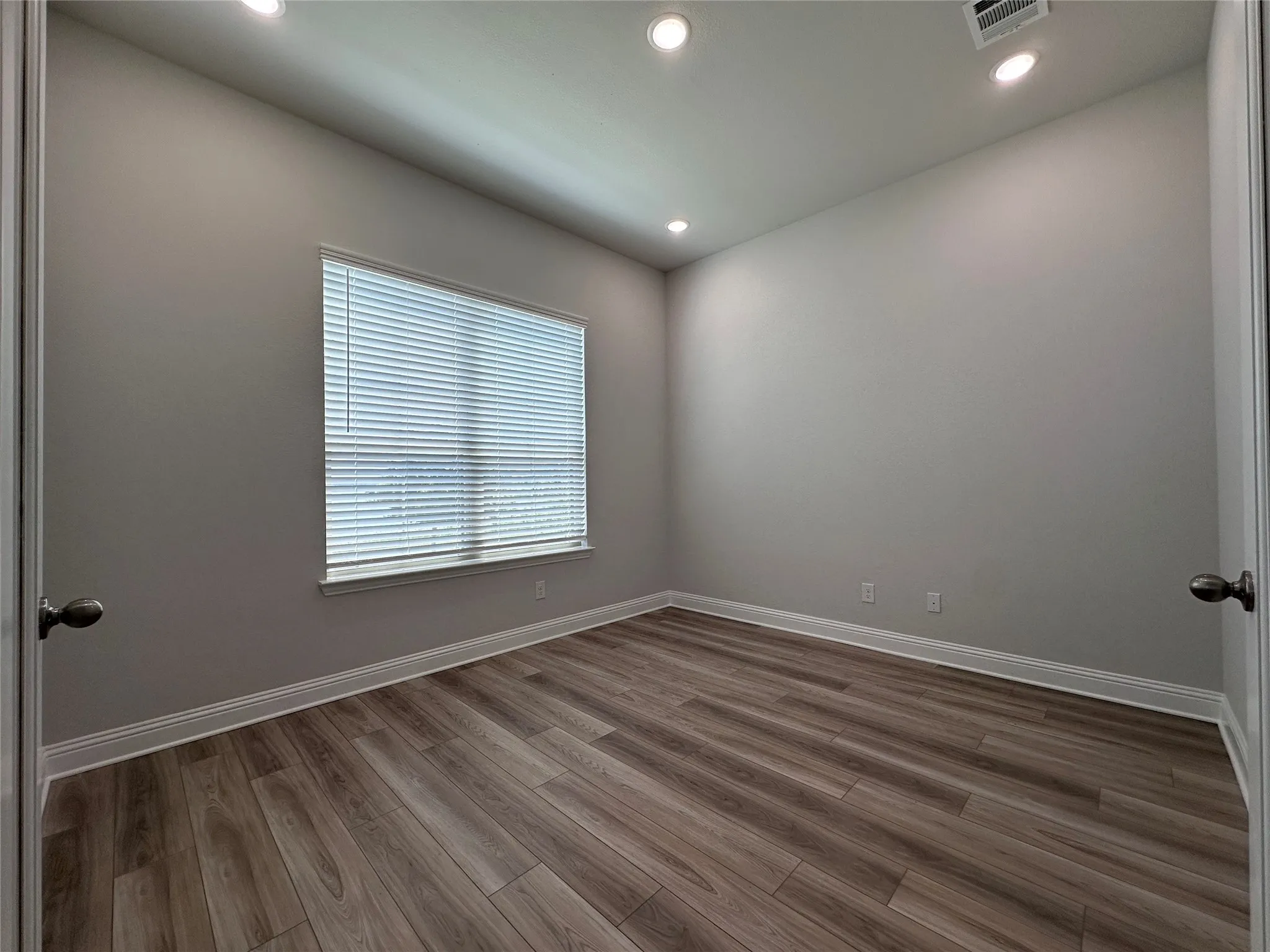 Single Family Residence For Rent in Dallas County , 7017 Sunset Boulevard, Rowlett, Texas 75088, 3 Bedroom, 3 Bathroom, 2 Garage spaces, 2,420 Sqft, built in 2024, mls#21360134, Real Estate Agent in Rowlett, Homes For Rent in Dallas county, Homes For Rent in Rowlett, Realtor in Rowlett Texas, Real Estate Brokerage Independent Realty Texas, Luminita Cordes Realtor