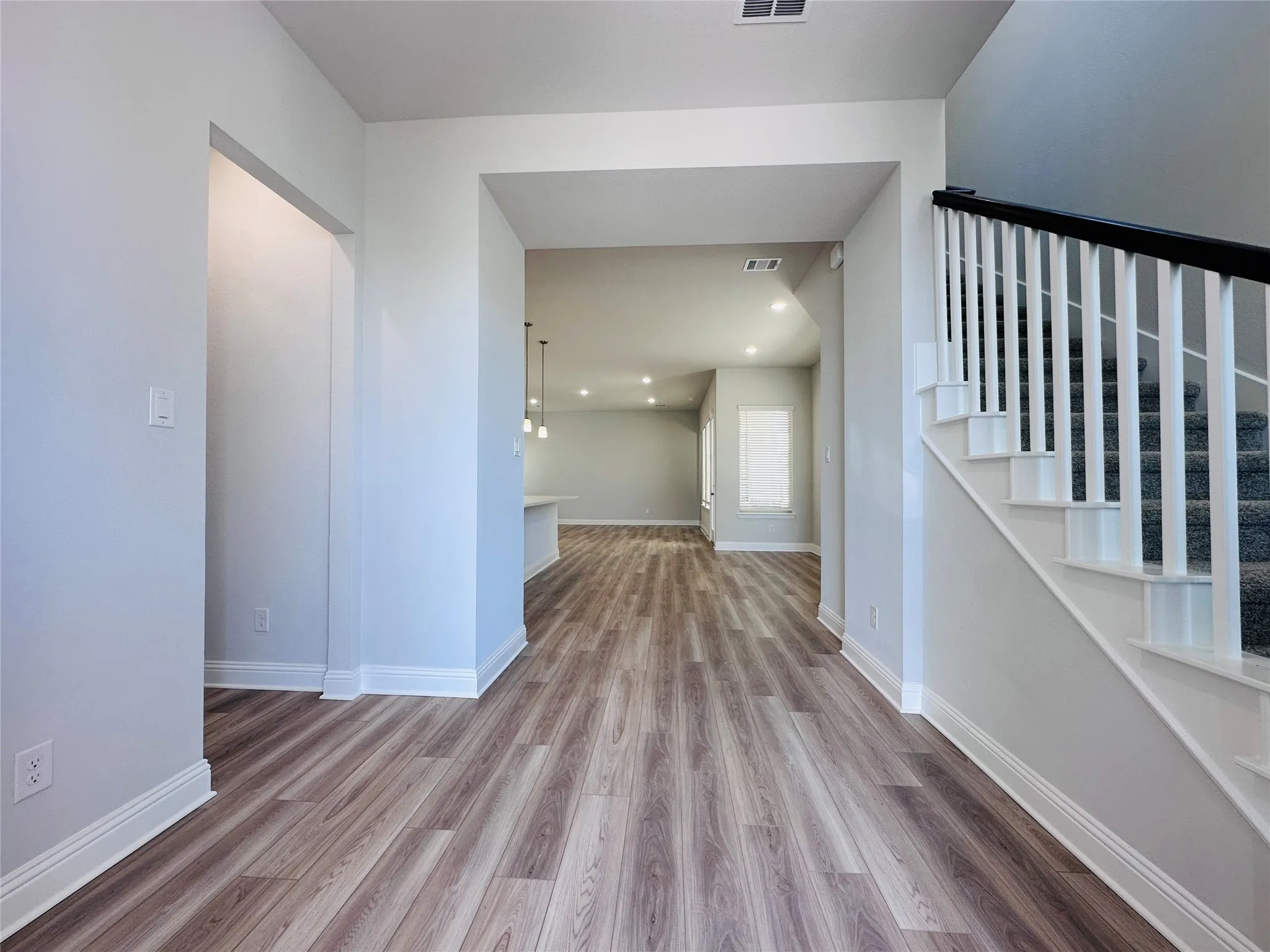 Single Family Residence For Rent in Dallas County , 7017 Sunset Boulevard, Rowlett, Texas 75088, 3 Bedroom, 3 Bathroom, 2 Garage spaces, 2,420 Sqft, built in 2024, mls#21360134, Real Estate Agent in Rowlett, Homes For Rent in Dallas county, Homes For Rent in Rowlett, Realtor in Rowlett Texas, Real Estate Brokerage Independent Realty Texas, Luminita Cordes Realtor