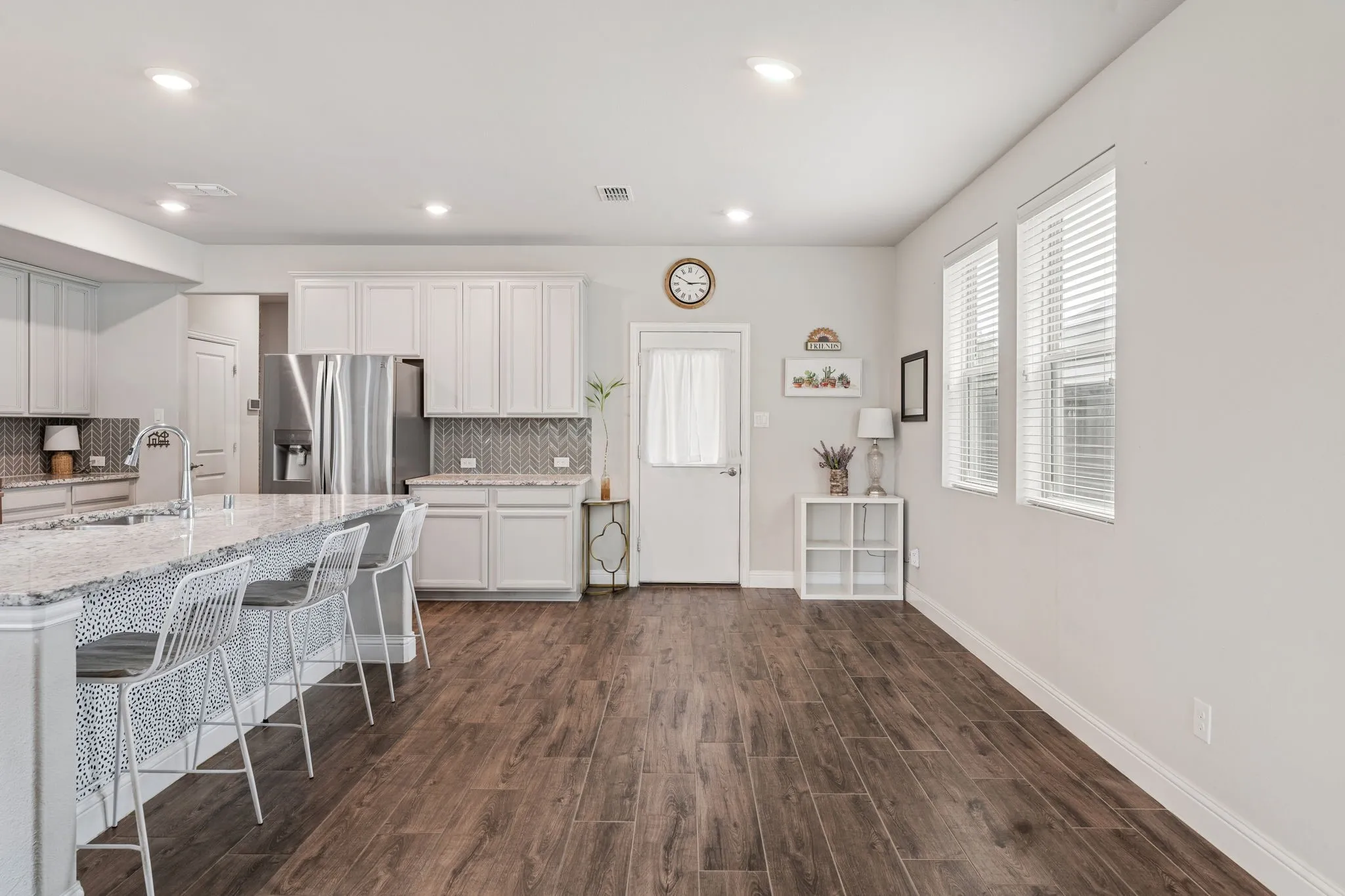 Single Family Residence For Sale in Dallas County , 7905 Chapman Circle, Rowlett, Texas 75089, 3 Bedroom, 3 Bathroom, 2 Garage spaces, 2,311 Sqft, built in 2020, mls#21358029, Real Estate Agent in Rowlett, Homes For Sale in Dallas county, Homes For Sale in Rowlett, Realtor in Rowlett Texas, Real Estate Brokerage Independent Realty Texas, Luminita Cordes Realtor