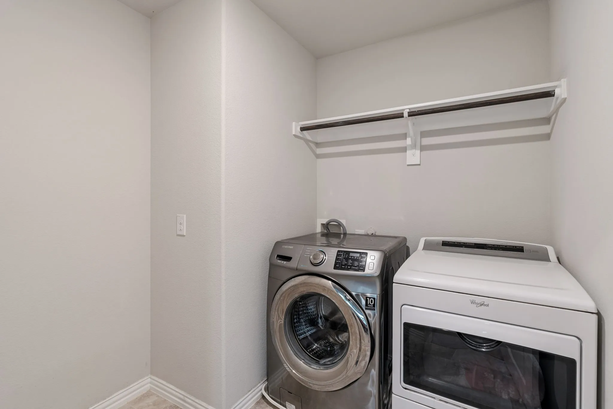 Single Family Residence For Sale in Dallas County , 7905 Chapman Circle, Rowlett, Texas 75089, 3 Bedroom, 3 Bathroom, 2 Garage spaces, 2,311 Sqft, built in 2020, mls#21358029, Real Estate Agent in Rowlett, Homes For Sale in Dallas county, Homes For Sale in Rowlett, Realtor in Rowlett Texas, Real Estate Brokerage Independent Realty Texas, Luminita Cordes Realtor