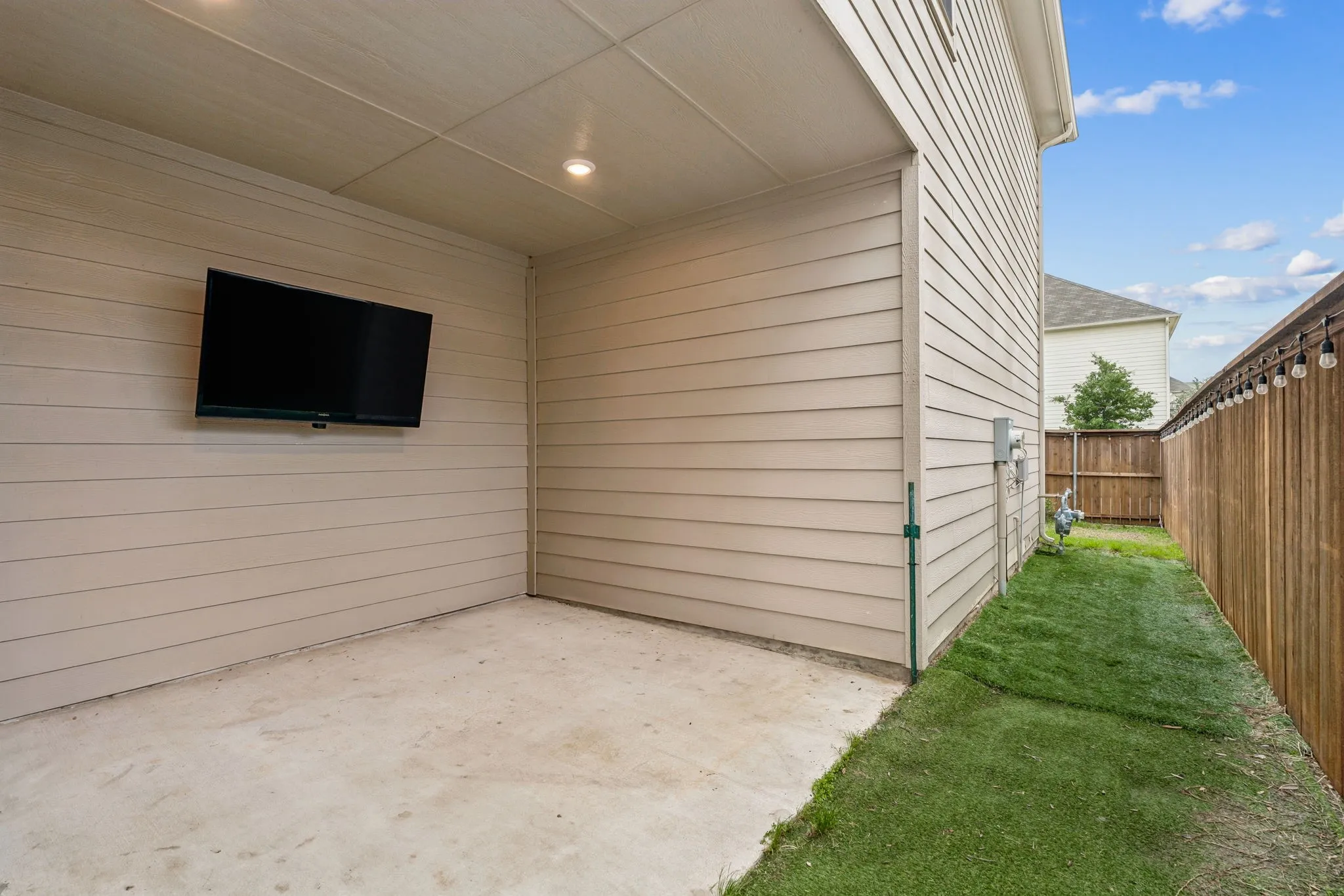 Single Family Residence For Sale in Dallas County , 7905 Chapman Circle, Rowlett, Texas 75089, 3 Bedroom, 3 Bathroom, 2 Garage spaces, 2,311 Sqft, built in 2020, mls#21358029, Real Estate Agent in Rowlett, Homes For Sale in Dallas county, Homes For Sale in Rowlett, Realtor in Rowlett Texas, Real Estate Brokerage Independent Realty Texas, Luminita Cordes Realtor