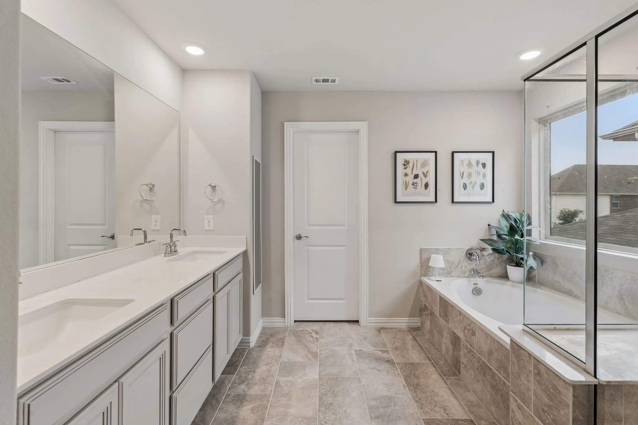 Single Family Residence For Sale in Dallas County , 7905 Chapman Circle, Rowlett, Texas 75089, 3 Bedroom, 3 Bathroom, 2 Garage spaces, 2,311 Sqft, built in 2020, mls#21358029, Real Estate Agent in Rowlett, Homes For Sale in Dallas county, Homes For Sale in Rowlett, Realtor in Rowlett Texas, Real Estate Brokerage Independent Realty Texas, Luminita Cordes Realtor