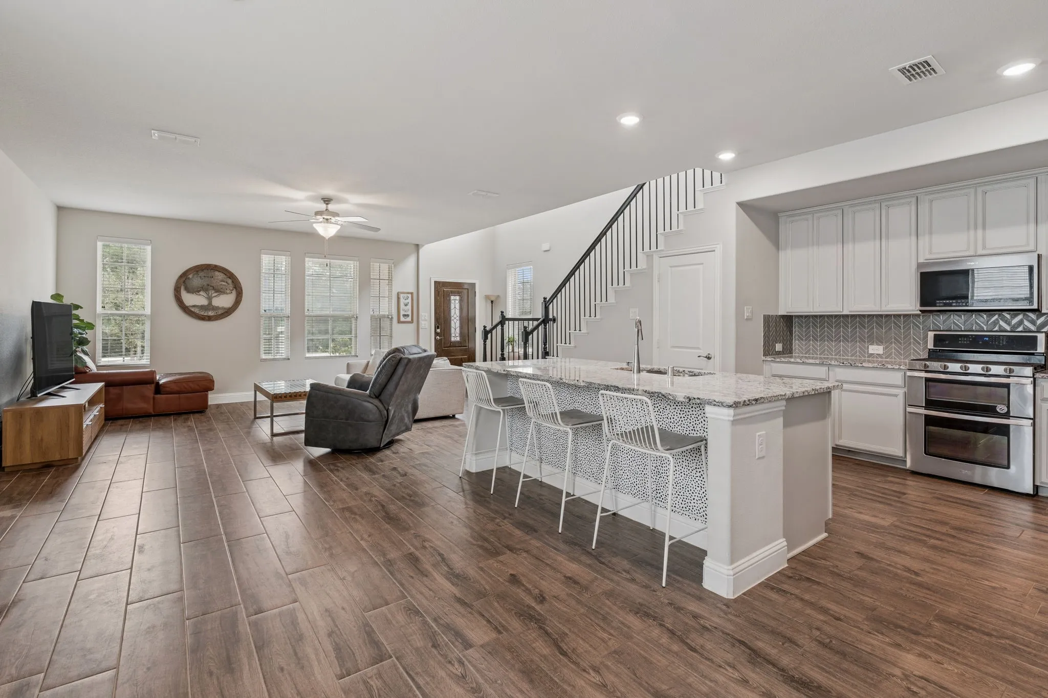 Single Family Residence For Sale in Dallas County , 7905 Chapman Circle, Rowlett, Texas 75089, 3 Bedroom, 3 Bathroom, 2 Garage spaces, 2,311 Sqft, built in 2020, mls#21358029, Real Estate Agent in Rowlett, Homes For Sale in Dallas county, Homes For Sale in Rowlett, Realtor in Rowlett Texas, Real Estate Brokerage Independent Realty Texas, Luminita Cordes Realtor