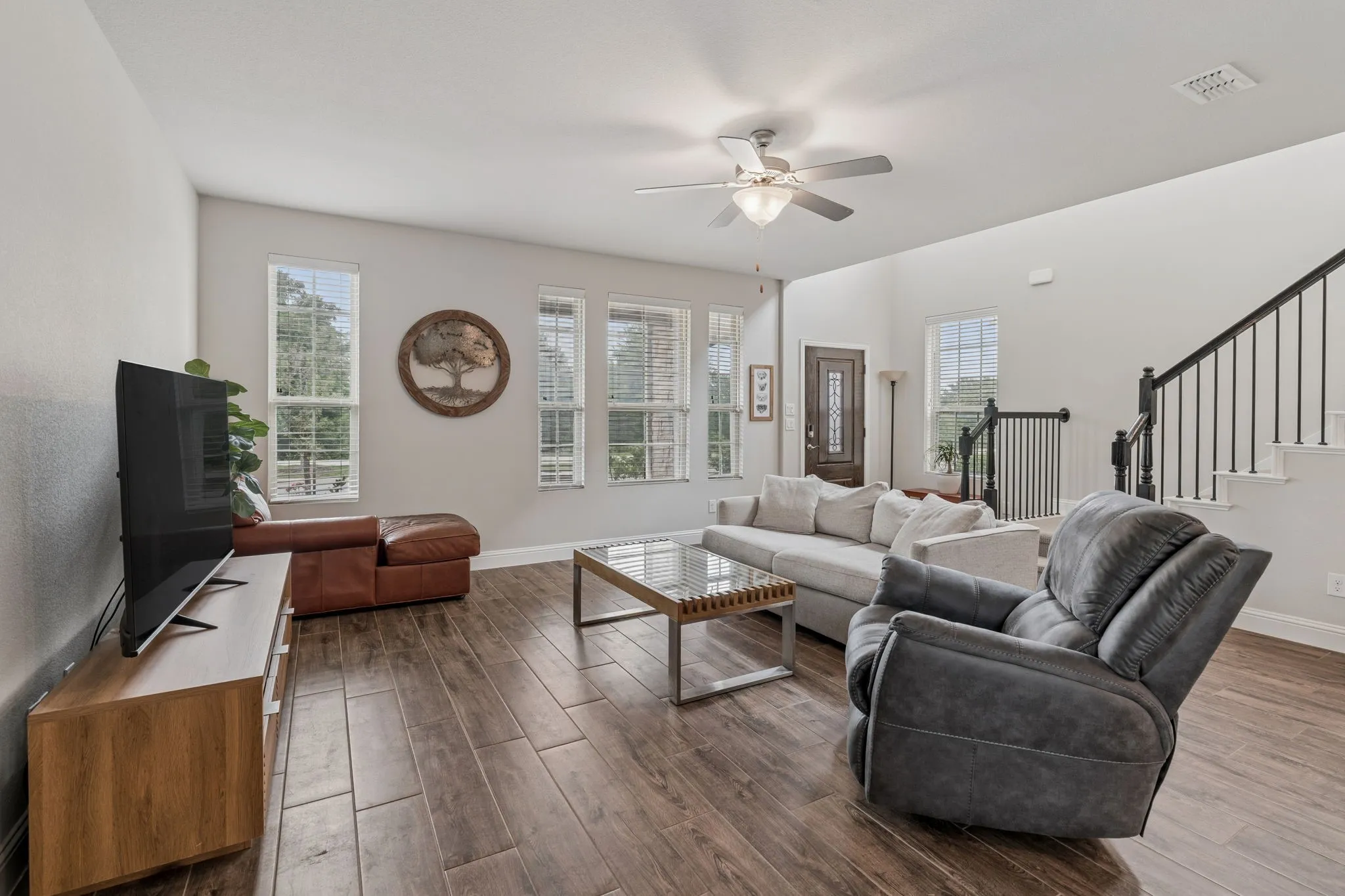 Single Family Residence For Sale in Dallas County , 7905 Chapman Circle, Rowlett, Texas 75089, 3 Bedroom, 3 Bathroom, 2 Garage spaces, 2,311 Sqft, built in 2020, mls#21358029, Real Estate Agent in Rowlett, Homes For Sale in Dallas county, Homes For Sale in Rowlett, Realtor in Rowlett Texas, Real Estate Brokerage Independent Realty Texas, Luminita Cordes Realtor