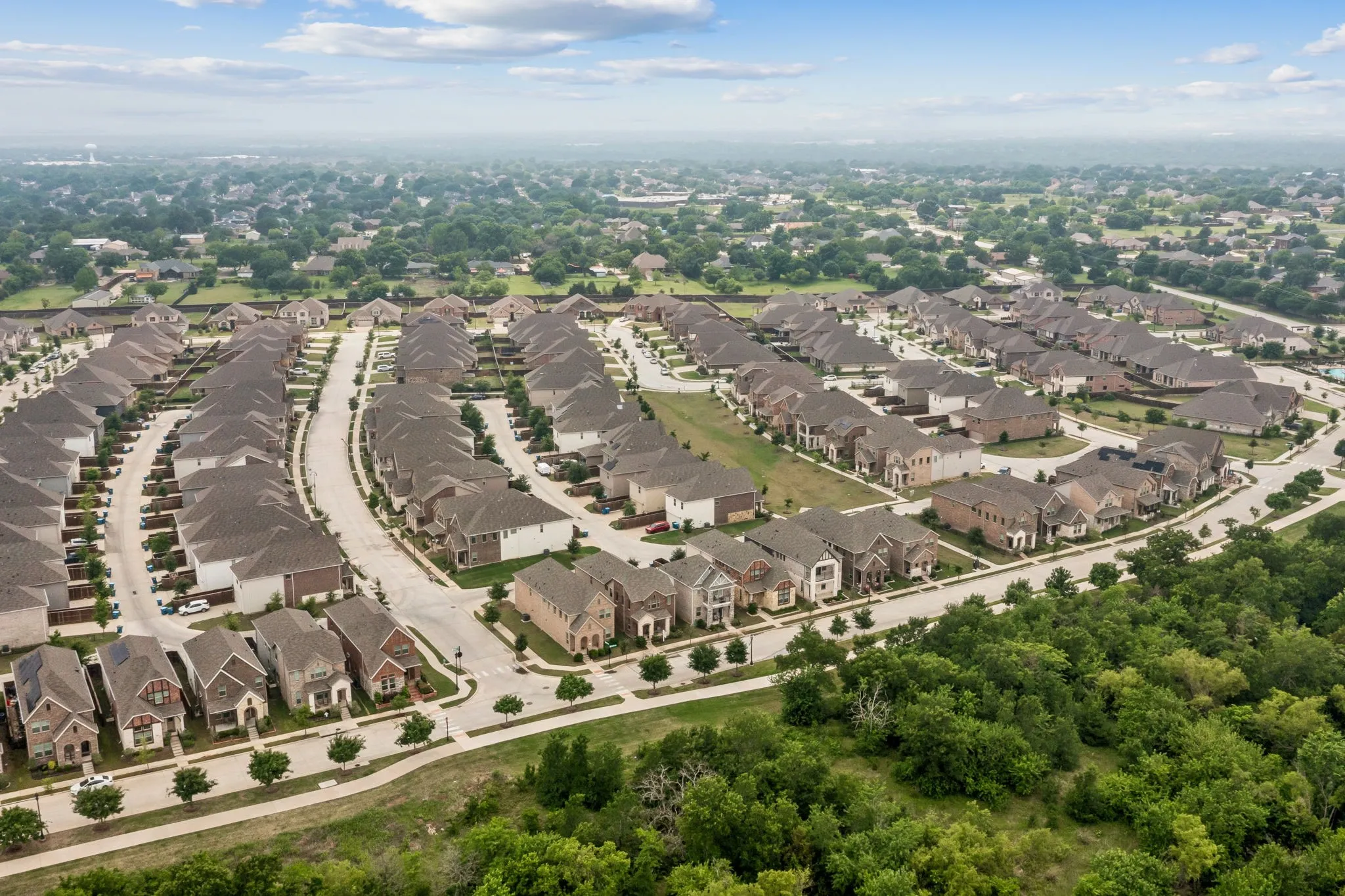 Single Family Residence For Sale in Dallas County , 7905 Chapman Circle, Rowlett, Texas 75089, 3 Bedroom, 3 Bathroom, 2 Garage spaces, 2,311 Sqft, built in 2020, mls#21358029, Real Estate Agent in Rowlett, Homes For Sale in Dallas county, Homes For Sale in Rowlett, Realtor in Rowlett Texas, Real Estate Brokerage Independent Realty Texas, Luminita Cordes Realtor