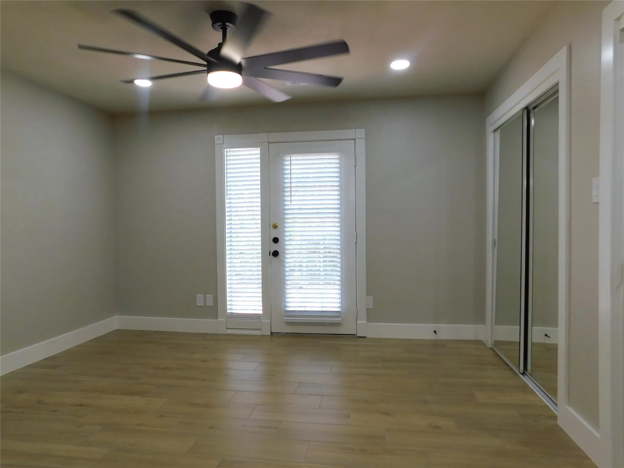 Single Family Residence For Rent in Denton County , 404 Woodson Circle, Denton, Texas 76209, 3 Bedroom, 2 Bathroom, 2 Garage spaces, 1,173 Sqft, built in 1984, mls#21358735, Real Estate Agent in Denton, Homes For Rent in Denton county, Homes For Rent in Denton, Realtor in Denton Texas, Real Estate Brokerage Independent Realty Texas, Luminita Cordes Realtor