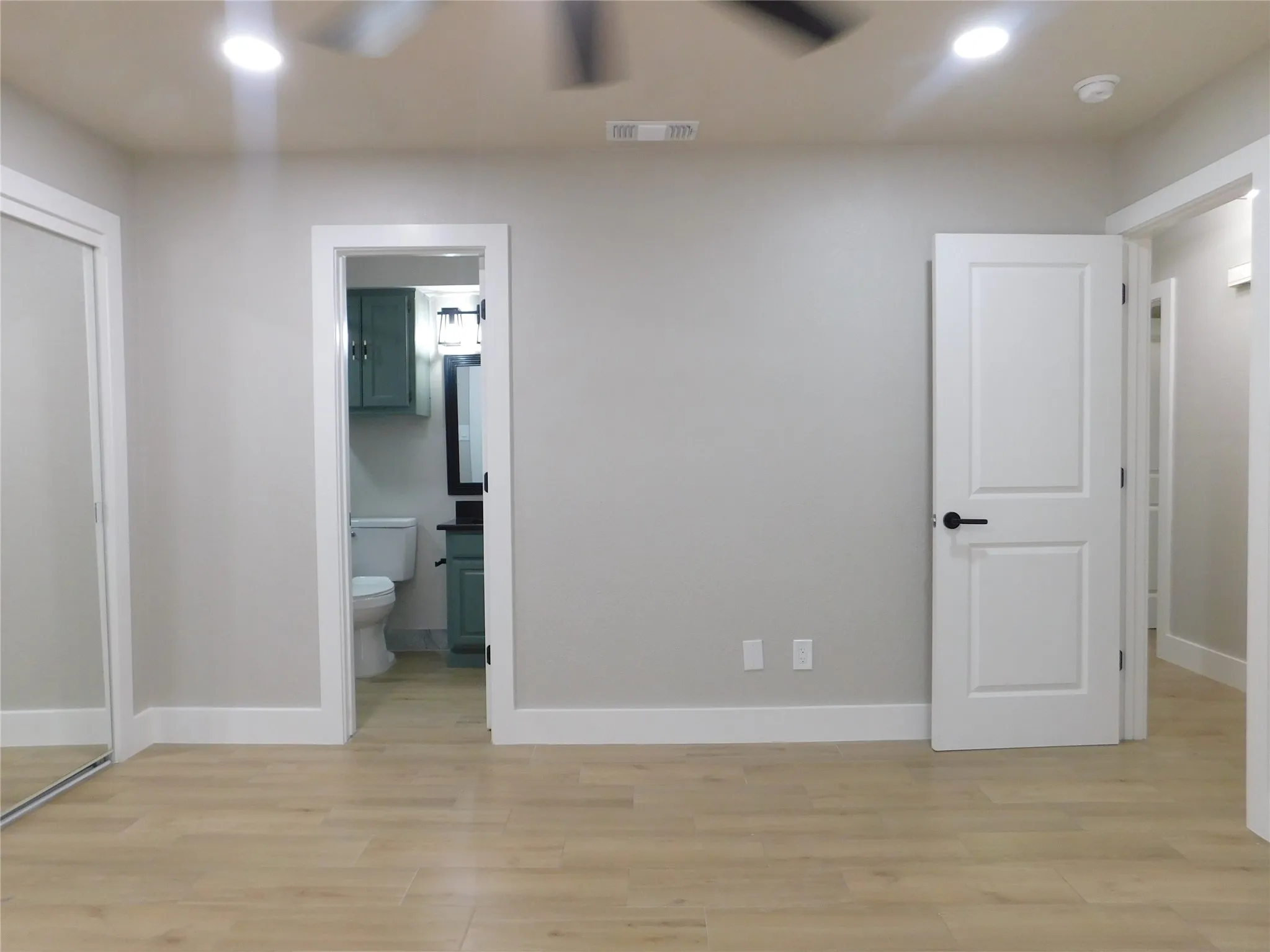 Single Family Residence For Rent in Denton County , 404 Woodson Circle, Denton, Texas 76209, 3 Bedroom, 2 Bathroom, 2 Garage spaces, 1,173 Sqft, built in 1984, mls#21358735, Real Estate Agent in Denton, Homes For Rent in Denton county, Homes For Rent in Denton, Realtor in Denton Texas, Real Estate Brokerage Independent Realty Texas, Luminita Cordes Realtor