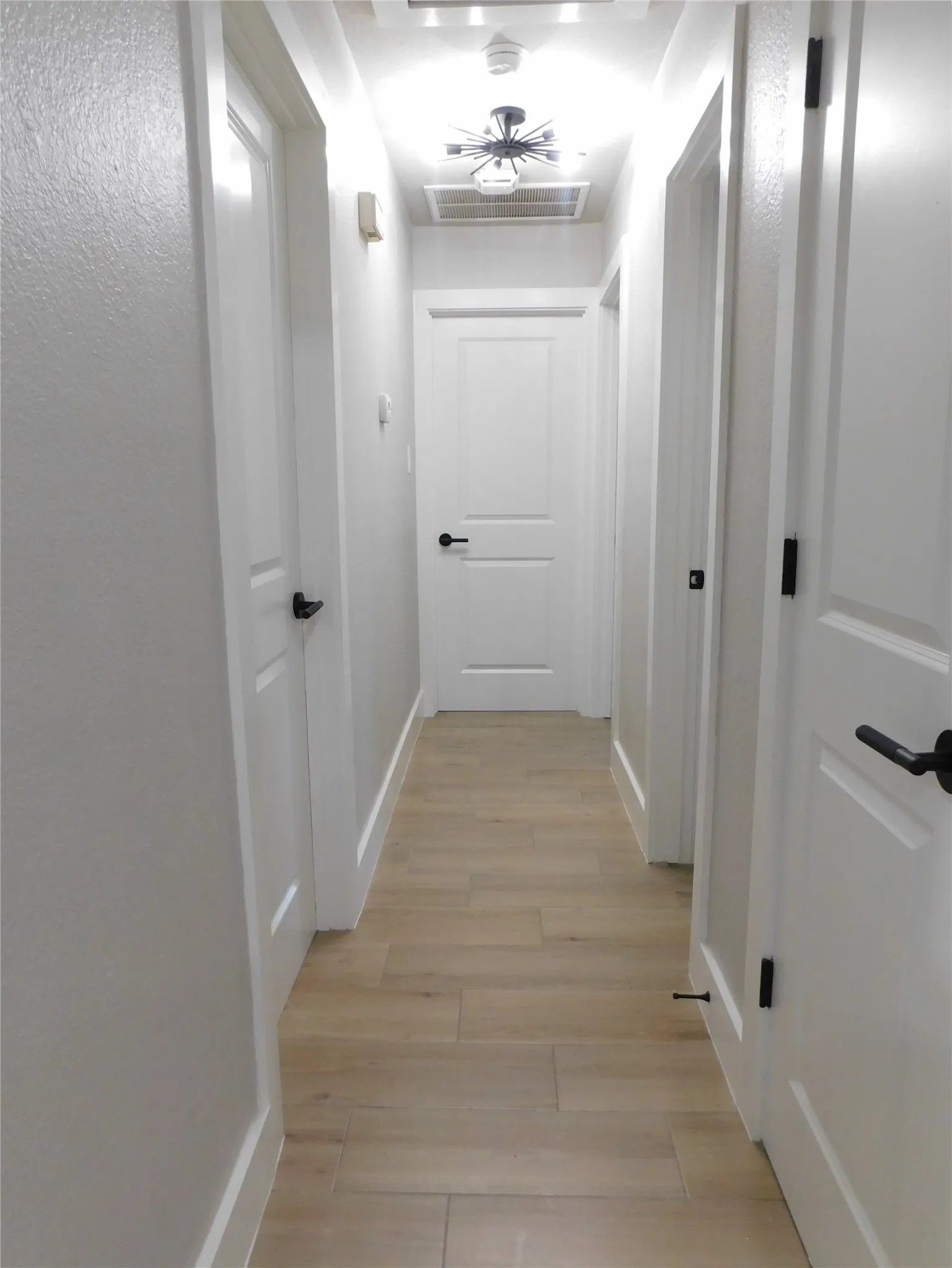 Single Family Residence For Rent in Denton County , 404 Woodson Circle, Denton, Texas 76209, 3 Bedroom, 2 Bathroom, 2 Garage spaces, 1,173 Sqft, built in 1984, mls#21358735, Real Estate Agent in Denton, Homes For Rent in Denton county, Homes For Rent in Denton, Realtor in Denton Texas, Real Estate Brokerage Independent Realty Texas, Luminita Cordes Realtor