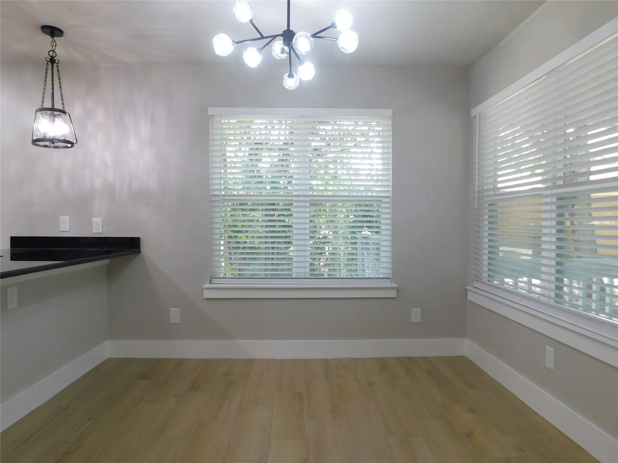 Single Family Residence For Rent in Denton County , 404 Woodson Circle, Denton, Texas 76209, 3 Bedroom, 2 Bathroom, 2 Garage spaces, 1,173 Sqft, built in 1984, mls#21358735, Real Estate Agent in Denton, Homes For Rent in Denton county, Homes For Rent in Denton, Realtor in Denton Texas, Real Estate Brokerage Independent Realty Texas, Luminita Cordes Realtor