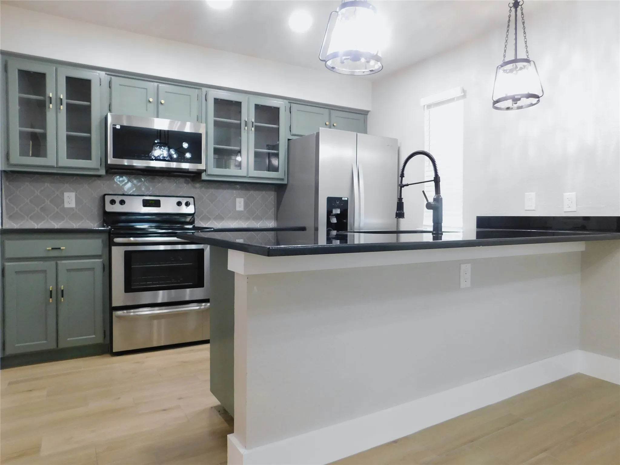 Single Family Residence For Rent in Denton County , 404 Woodson Circle, Denton, Texas 76209, 3 Bedroom, 2 Bathroom, 2 Garage spaces, 1,173 Sqft, built in 1984, mls#21358735, Real Estate Agent in Denton, Homes For Rent in Denton county, Homes For Rent in Denton, Realtor in Denton Texas, Real Estate Brokerage Independent Realty Texas, Luminita Cordes Realtor