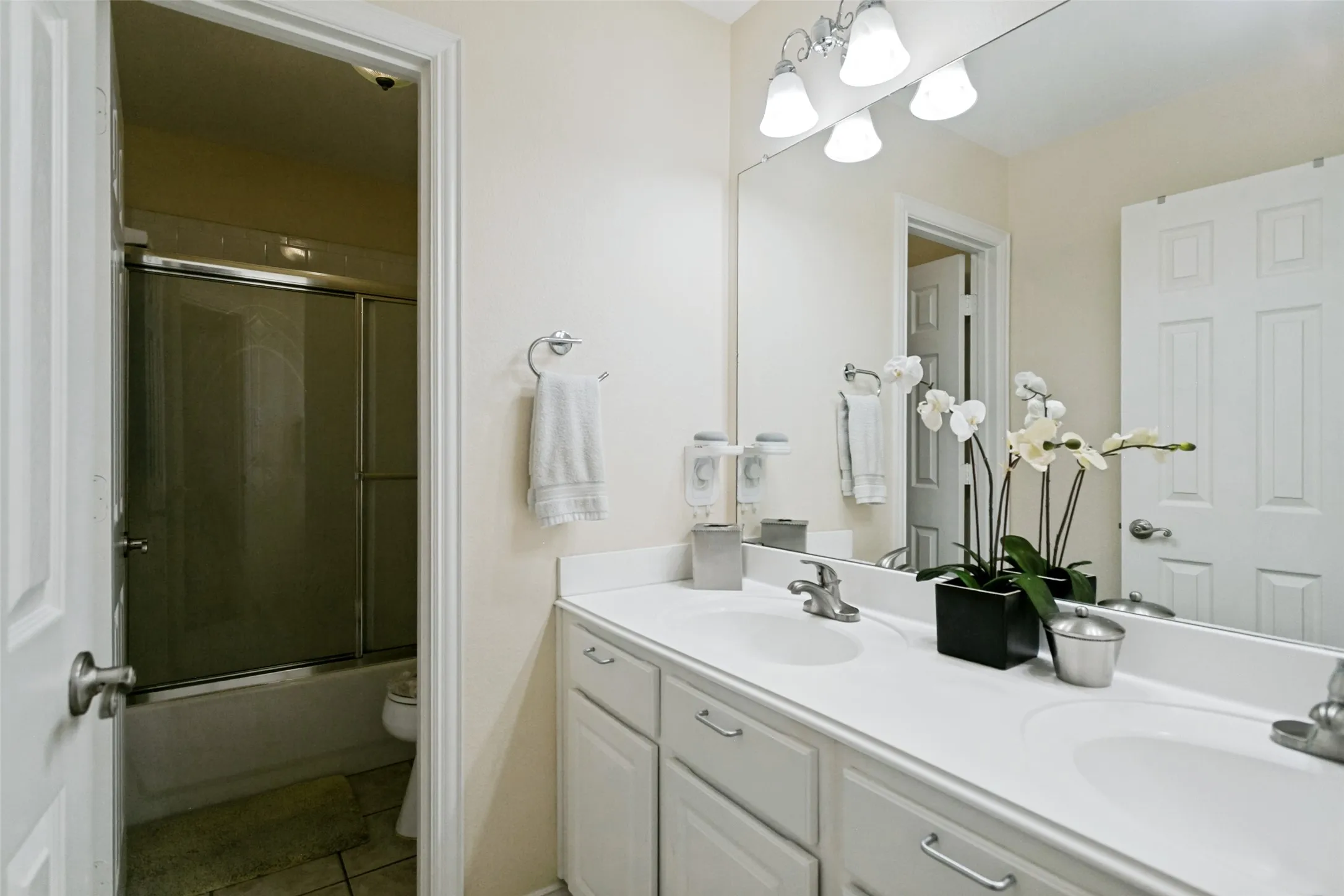 double sink 2nd bath