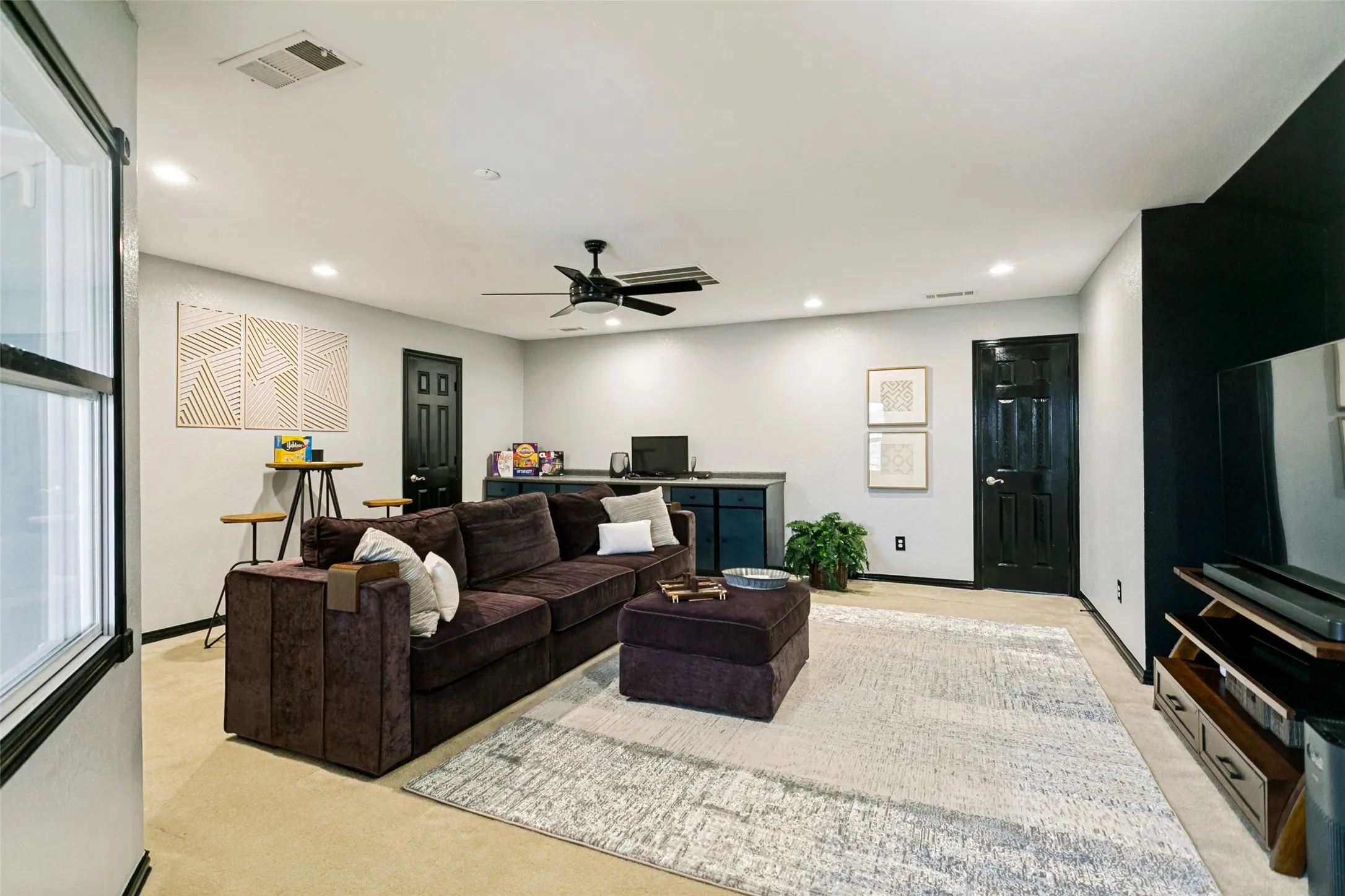 Single Family Residence For Sale in Denton County , 1702 Bluffview Lane, Carrollton, Texas 75007, 4 Bedroom, 4 Bathroom, 3 Garage spaces, 3,407 Sqft, built in 2001, mls#21360088, Real Estate Agent in Carrollton, Homes For Sale in Denton county, Homes For Sale in Carrollton, Realtor in Carrollton Texas, Real Estate Brokerage Independent Realty Texas, Luminita Cordes Realtor
