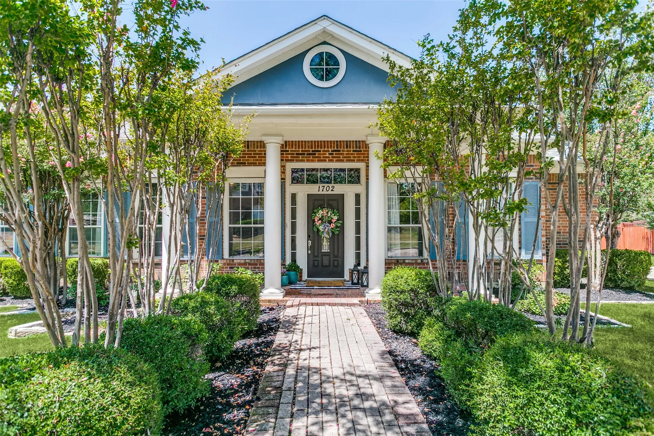 Single Family Residence For Sale in Denton County , 1702 Bluffview Lane, Carrollton, Texas 75007, 4 Bedroom, 4 Bathroom, 3 Garage spaces, 3,407 Sqft, built in 2001, mls#21360088, Real Estate Agent in Carrollton, Homes For Sale in Denton county, Homes For Sale in Carrollton, Realtor in Carrollton Texas, Real Estate Brokerage Independent Realty Texas, Luminita Cordes Realtor