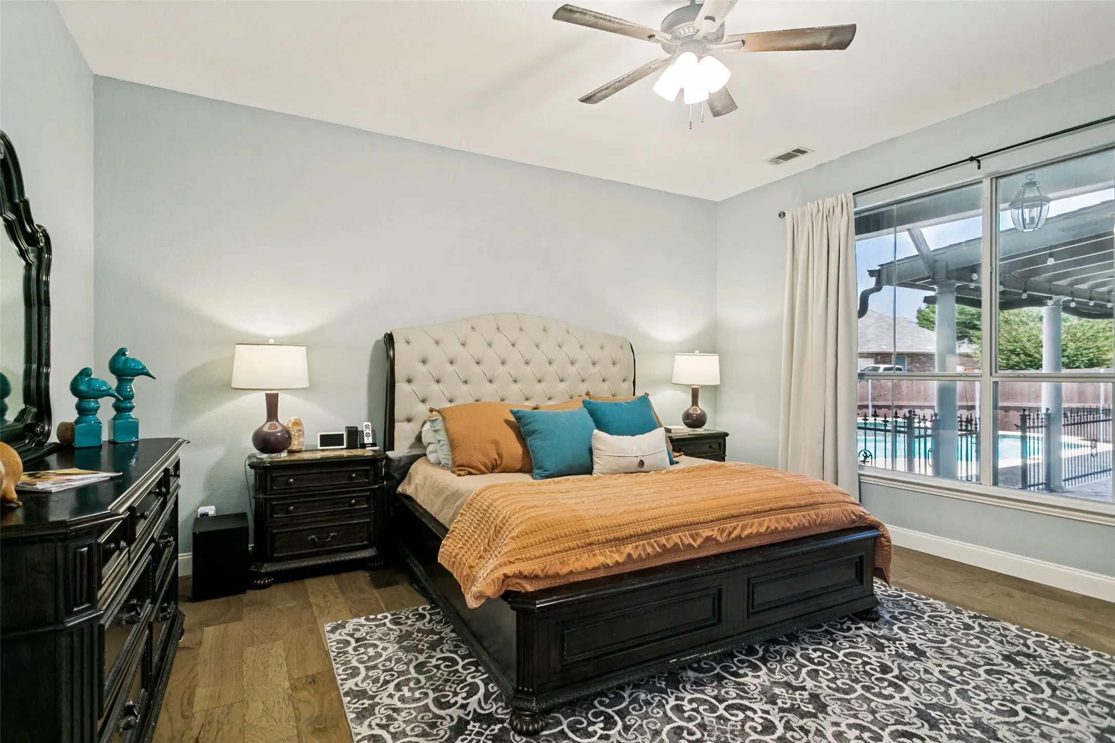 Single Family Residence For Sale in Denton County , 1702 Bluffview Lane, Carrollton, Texas 75007, 4 Bedroom, 4 Bathroom, 3 Garage spaces, 3,407 Sqft, built in 2001, mls#21360088, Real Estate Agent in Carrollton, Homes For Sale in Denton county, Homes For Sale in Carrollton, Realtor in Carrollton Texas, Real Estate Brokerage Independent Realty Texas, Luminita Cordes Realtor
