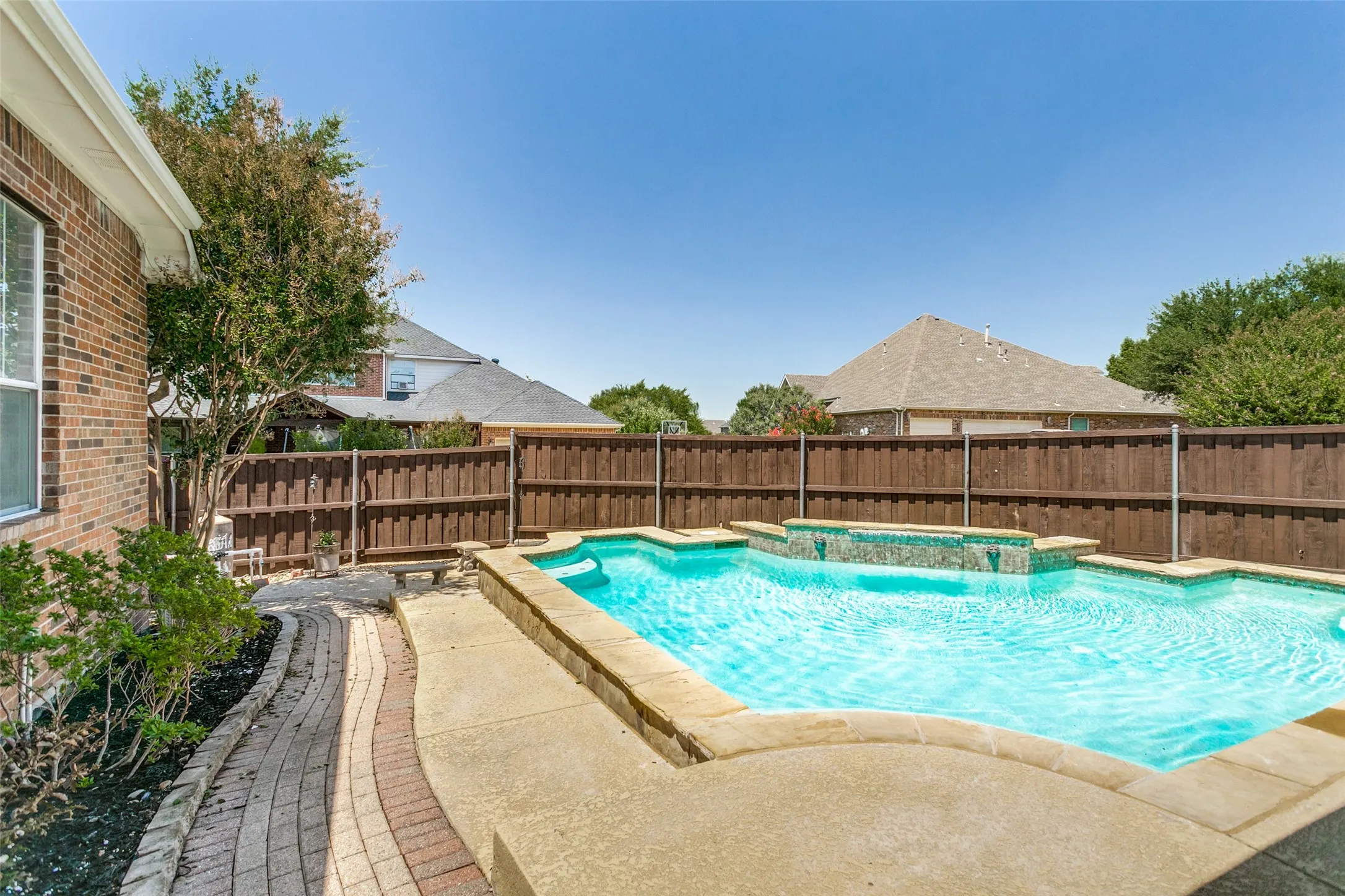 Single Family Residence For Sale in Denton County , 1702 Bluffview Lane, Carrollton, Texas 75007, 4 Bedroom, 4 Bathroom, 3 Garage spaces, 3,407 Sqft, built in 2001, mls#21360088, Real Estate Agent in Carrollton, Homes For Sale in Denton county, Homes For Sale in Carrollton, Realtor in Carrollton Texas, Real Estate Brokerage Independent Realty Texas, Luminita Cordes Realtor