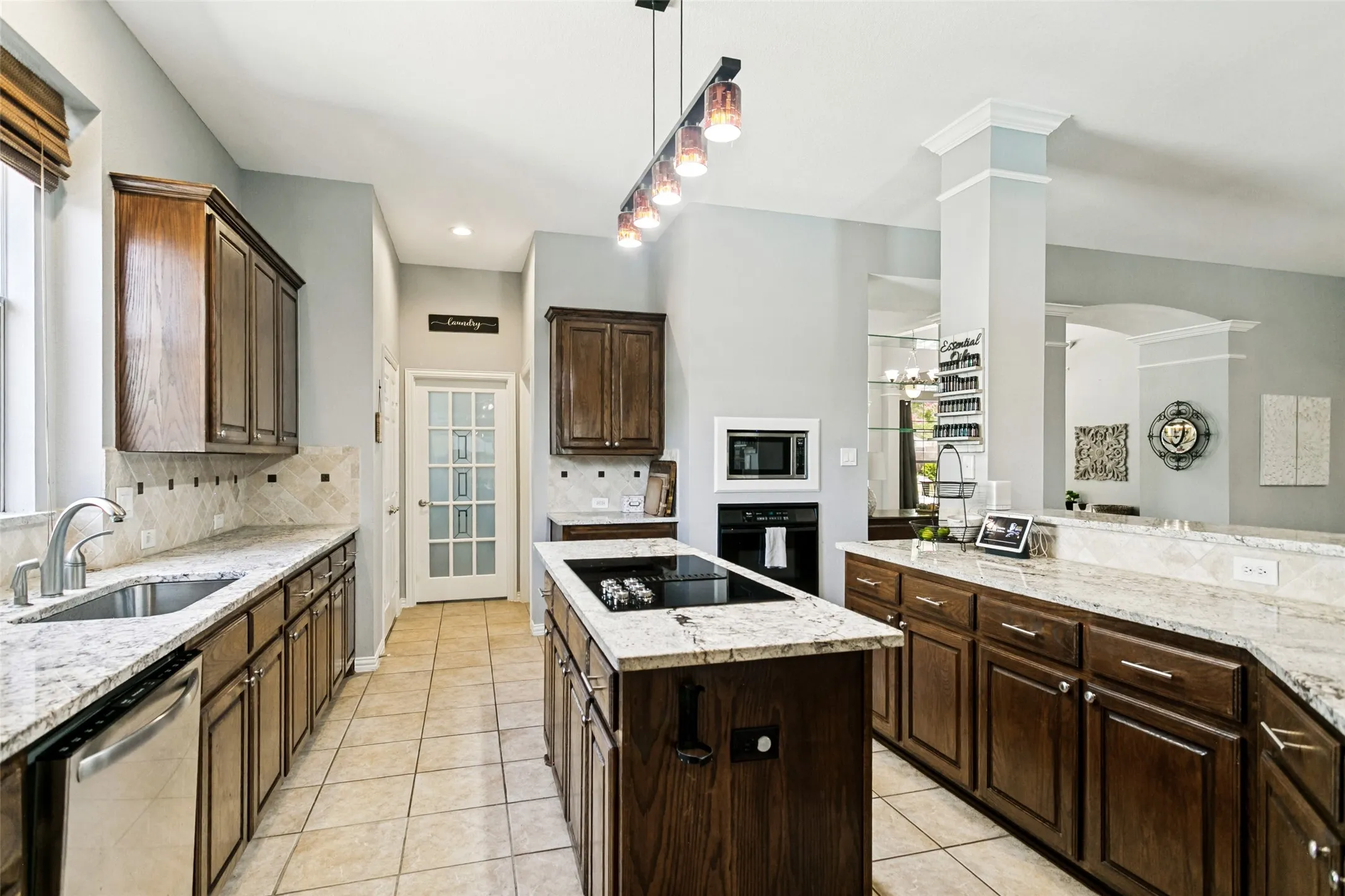 Single Family Residence For Sale in Denton County , 1702 Bluffview Lane, Carrollton, Texas 75007, 4 Bedroom, 4 Bathroom, 3 Garage spaces, 3,407 Sqft, built in 2001, mls#21360088, Real Estate Agent in Carrollton, Homes For Sale in Denton county, Homes For Sale in Carrollton, Realtor in Carrollton Texas, Real Estate Brokerage Independent Realty Texas, Luminita Cordes Realtor