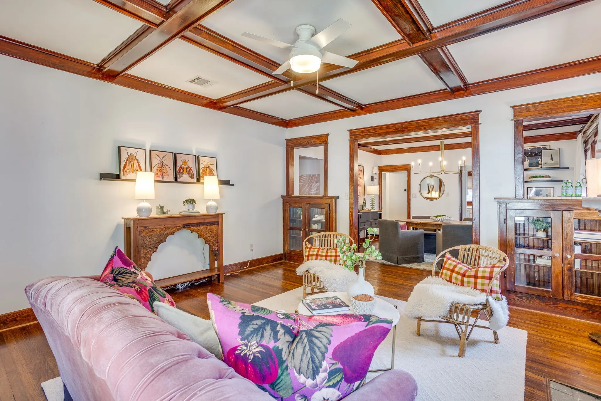 Single Family Residence For Sale in Tarrant County , 1416 S Henderson Street, Fort Worth, Texas 76104, 3 Bedroom, 2 Bathroom, Garage spaces, 1,598 Sqft, built in 1921, mls#21356079, Real Estate Agent in Fort Worth, Homes For Sale in Tarrant county, Homes For Sale in Fort Worth, Realtor in Fort Worth Texas, Real Estate Brokerage Independent Realty Texas, Luminita Cordes Realtor