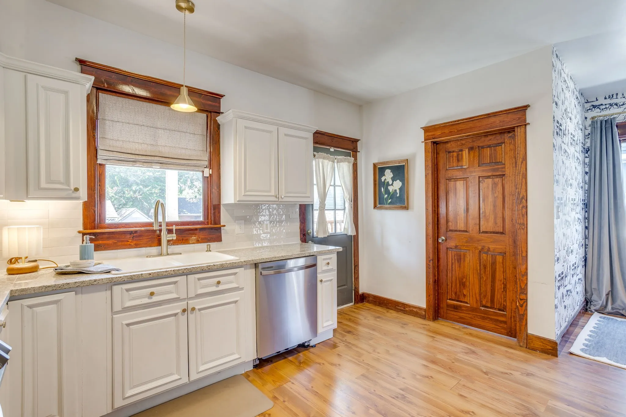 Single Family Residence For Sale in Tarrant County , 1416 S Henderson Street, Fort Worth, Texas 76104, 3 Bedroom, 2 Bathroom, Garage spaces, 1,598 Sqft, built in 1921, mls#21356079, Real Estate Agent in Fort Worth, Homes For Sale in Tarrant county, Homes For Sale in Fort Worth, Realtor in Fort Worth Texas, Real Estate Brokerage Independent Realty Texas, Luminita Cordes Realtor