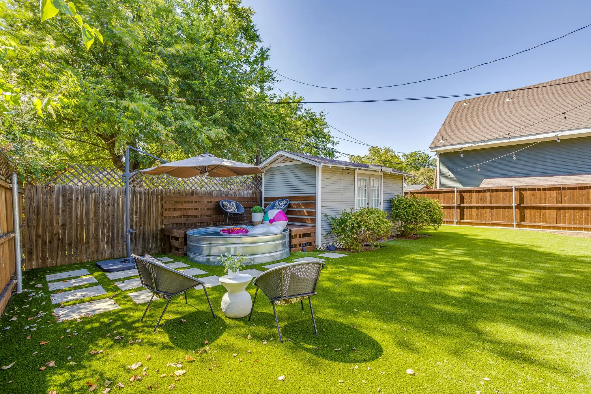 Single Family Residence For Sale in Tarrant County , 1416 S Henderson Street, Fort Worth, Texas 76104, 3 Bedroom, 2 Bathroom, Garage spaces, 1,598 Sqft, built in 1921, mls#21356079, Real Estate Agent in Fort Worth, Homes For Sale in Tarrant county, Homes For Sale in Fort Worth, Realtor in Fort Worth Texas, Real Estate Brokerage Independent Realty Texas, Luminita Cordes Realtor