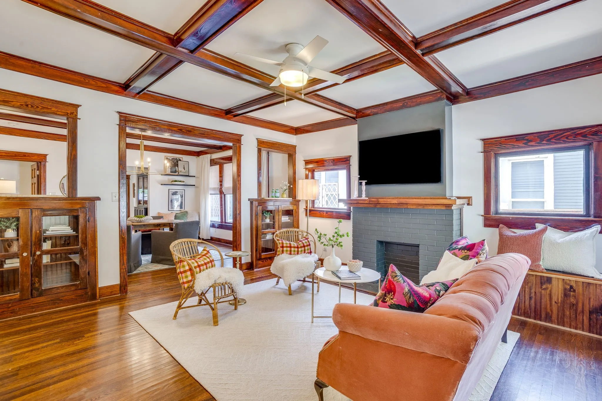 Single Family Residence For Sale in Tarrant County , 1416 S Henderson Street, Fort Worth, Texas 76104, 3 Bedroom, 2 Bathroom, Garage spaces, 1,598 Sqft, built in 1921, mls#21356079, Real Estate Agent in Fort Worth, Homes For Sale in Tarrant county, Homes For Sale in Fort Worth, Realtor in Fort Worth Texas, Real Estate Brokerage Independent Realty Texas, Luminita Cordes Realtor