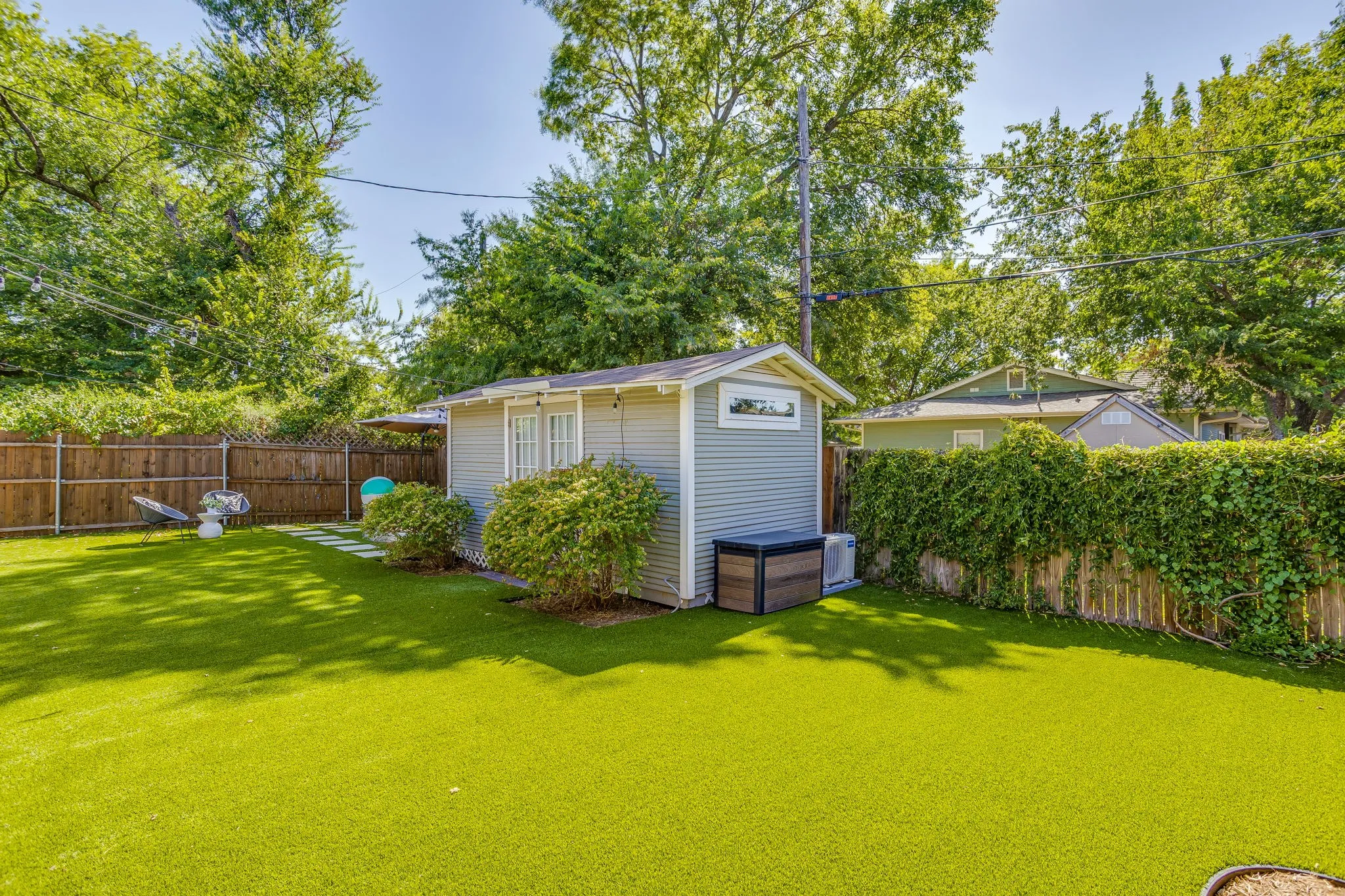 Single Family Residence For Sale in Tarrant County , 1416 S Henderson Street, Fort Worth, Texas 76104, 3 Bedroom, 2 Bathroom, Garage spaces, 1,598 Sqft, built in 1921, mls#21356079, Real Estate Agent in Fort Worth, Homes For Sale in Tarrant county, Homes For Sale in Fort Worth, Realtor in Fort Worth Texas, Real Estate Brokerage Independent Realty Texas, Luminita Cordes Realtor