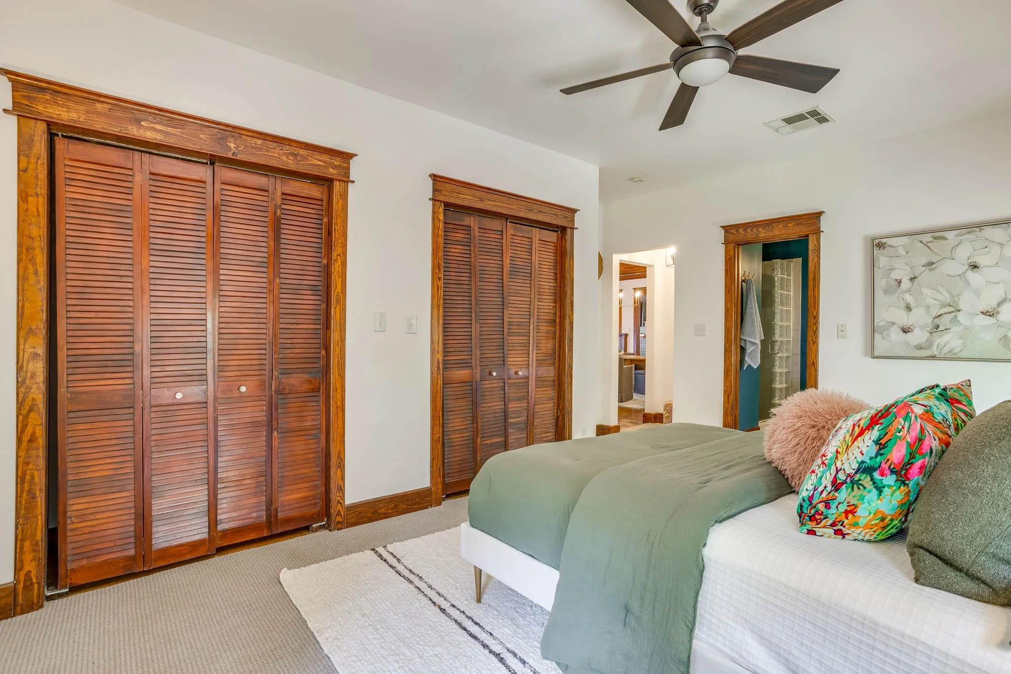 Single Family Residence For Sale in Tarrant County , 1416 S Henderson Street, Fort Worth, Texas 76104, 3 Bedroom, 2 Bathroom, Garage spaces, 1,598 Sqft, built in 1921, mls#21356079, Real Estate Agent in Fort Worth, Homes For Sale in Tarrant county, Homes For Sale in Fort Worth, Realtor in Fort Worth Texas, Real Estate Brokerage Independent Realty Texas, Luminita Cordes Realtor