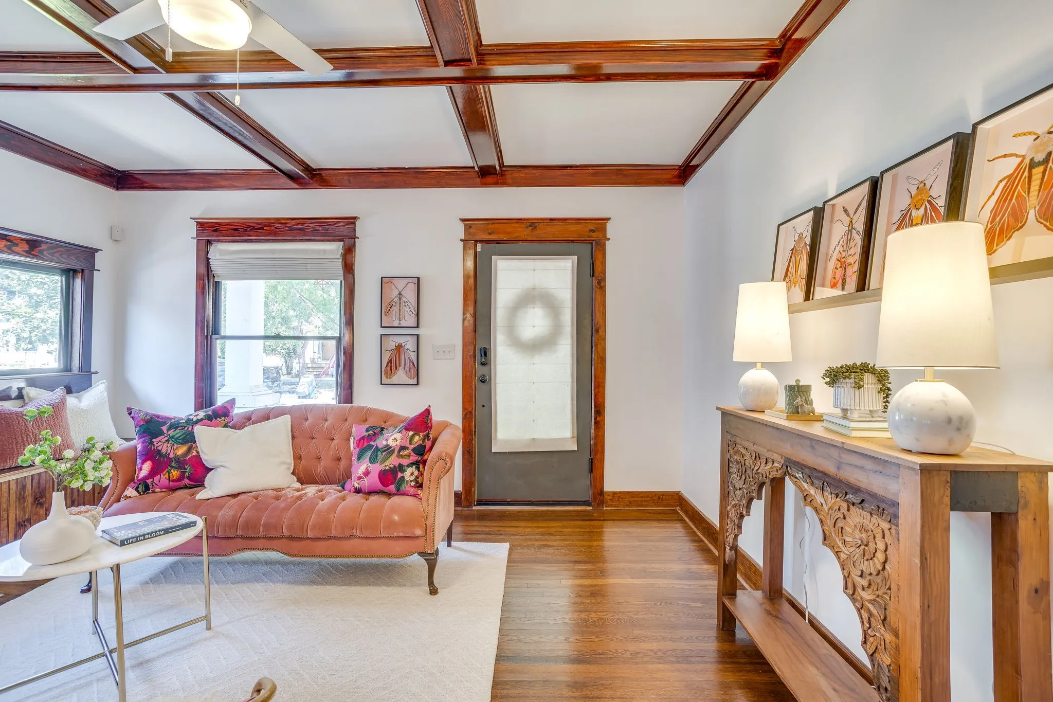 Single Family Residence For Sale in Tarrant County , 1416 S Henderson Street, Fort Worth, Texas 76104, 3 Bedroom, 2 Bathroom, Garage spaces, 1,598 Sqft, built in 1921, mls#21356079, Real Estate Agent in Fort Worth, Homes For Sale in Tarrant county, Homes For Sale in Fort Worth, Realtor in Fort Worth Texas, Real Estate Brokerage Independent Realty Texas, Luminita Cordes Realtor
