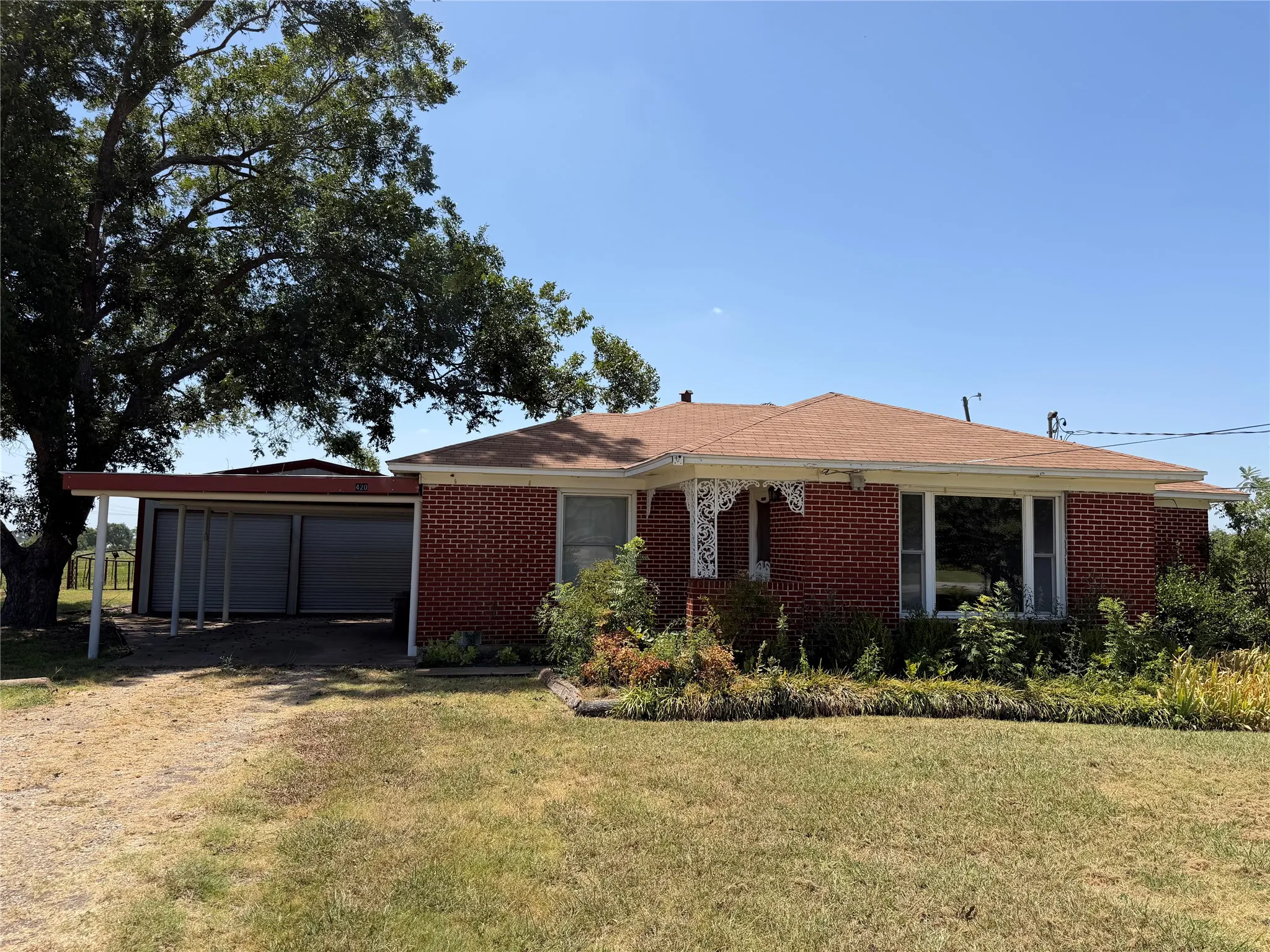 Single Family Residence For Rent in Dallas County , 420 Barnes Bridge Road, Sunnyvale, Texas 75182, 3 Bedroom, 2 Bathroom, Garage spaces, 1,629 Sqft, built in 1950, Price $1,995, mls#21359766, Real Estate Agent in Sunnyvale, Homes For Rent in Dallas county, Homes For Rent in Sunnyvale, Realtor in Sunnyvale Texas, Real Estate Brokerage Independent Realty Texas, Luminita Cordes Realtor
