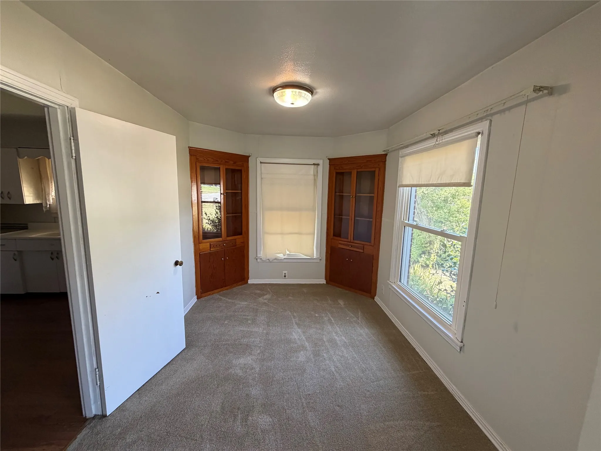 Single Family Residence For Rent in Dallas County , 420 Barnes Bridge Road, Sunnyvale, Texas 75182, 3 Bedroom, 2 Bathroom, Garage spaces, 1,629 Sqft, built in 1950, Price $1,995, mls#21359766, Real Estate Agent in Sunnyvale, Homes For Rent in Dallas county, Homes For Rent in Sunnyvale, Realtor in Sunnyvale Texas, Real Estate Brokerage Independent Realty Texas, Luminita Cordes Realtor