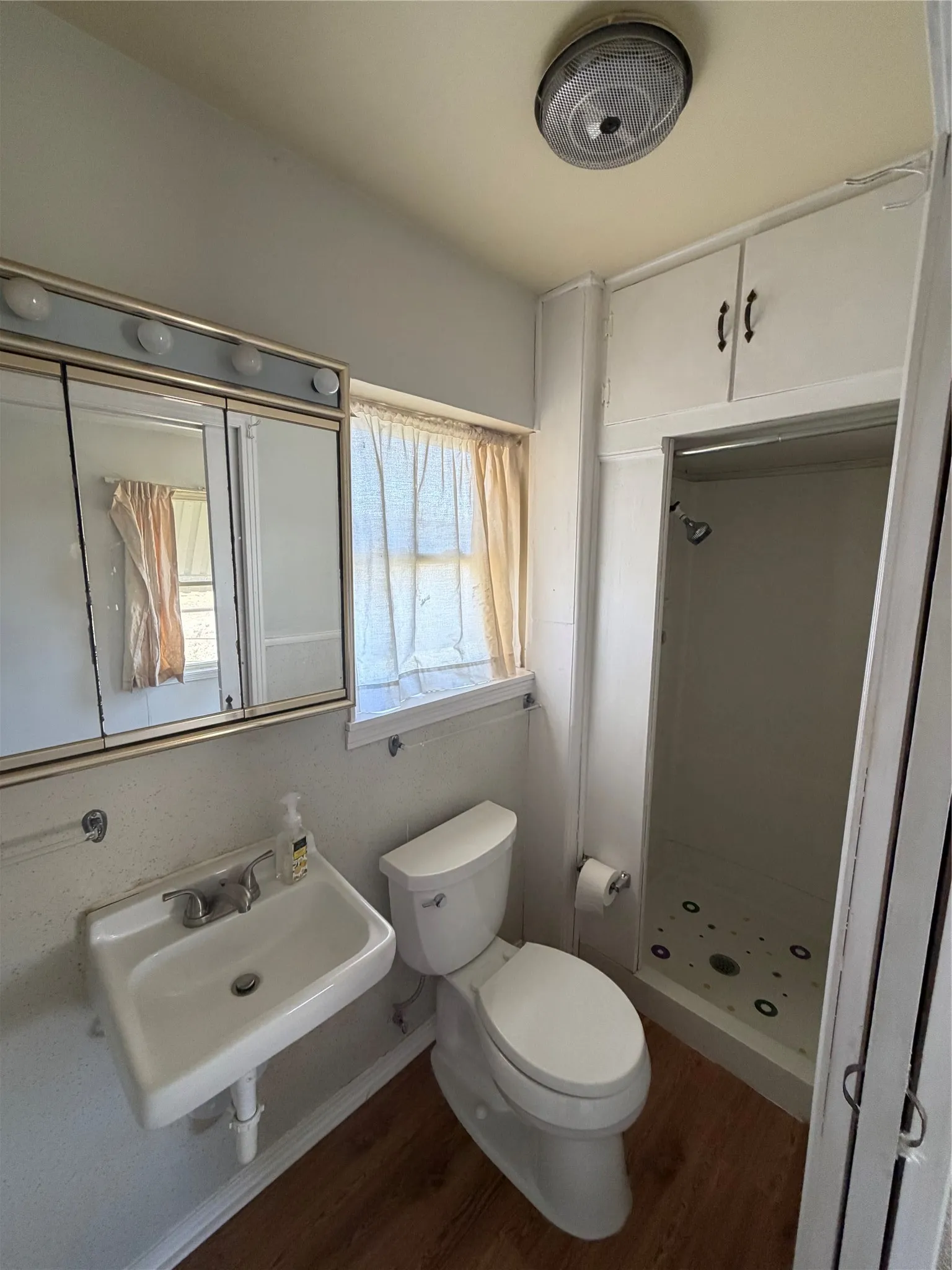 Single Family Residence For Rent in Dallas County , 420 Barnes Bridge Road, Sunnyvale, Texas 75182, 3 Bedroom, 2 Bathroom, Garage spaces, 1,629 Sqft, built in 1950, Price $1,995, mls#21359766, Real Estate Agent in Sunnyvale, Homes For Rent in Dallas county, Homes For Rent in Sunnyvale, Realtor in Sunnyvale Texas, Real Estate Brokerage Independent Realty Texas, Luminita Cordes Realtor