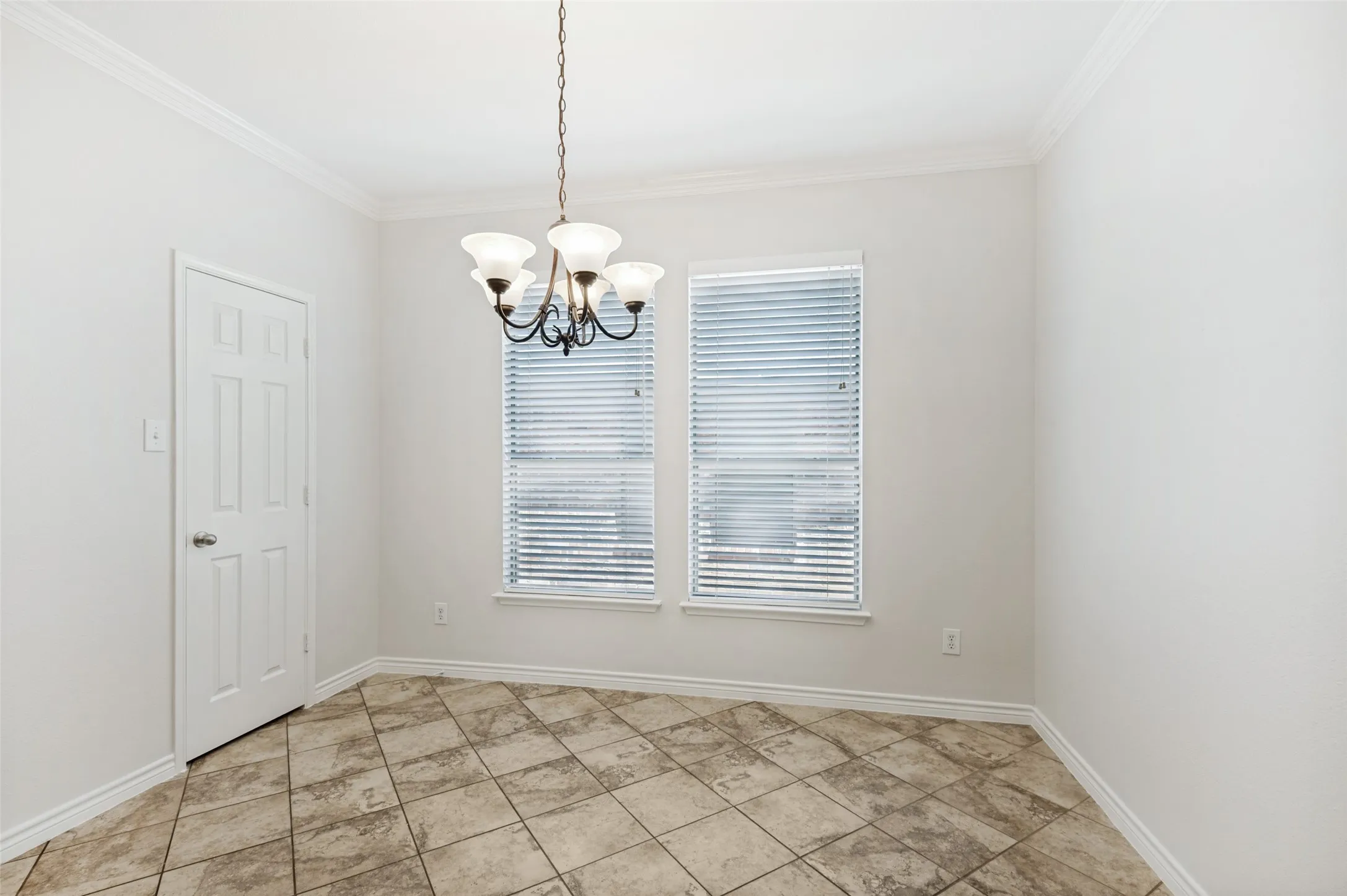 Single Family Residence For Sale in Denton County , 15721 Landing Creek Lane, Fort Worth, Texas 76262, 4 Bedroom, 4 Bathroom, 2 Garage spaces, 3,476 Sqft, built in 2008, mls#21356013, Real Estate Agent in Fort Worth, Homes For Sale in Denton county, Homes For Sale in Fort Worth, Realtor in Fort Worth Texas, Real Estate Brokerage Independent Realty Texas, Luminita Cordes Realtor