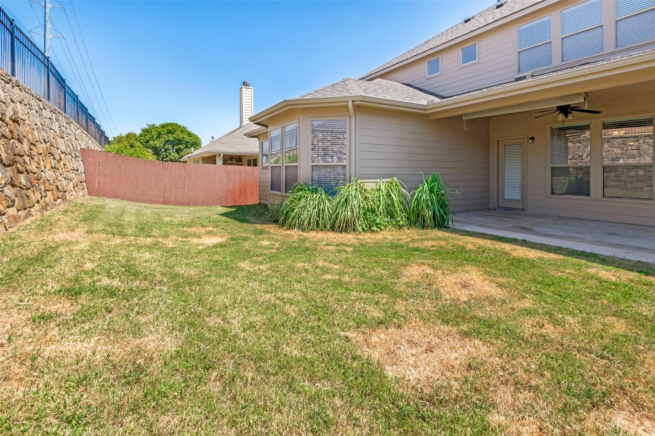 Single Family Residence For Sale in Denton County , 15721 Landing Creek Lane, Fort Worth, Texas 76262, 4 Bedroom, 4 Bathroom, 2 Garage spaces, 3,476 Sqft, built in 2008, mls#21356013, Real Estate Agent in Fort Worth, Homes For Sale in Denton county, Homes For Sale in Fort Worth, Realtor in Fort Worth Texas, Real Estate Brokerage Independent Realty Texas, Luminita Cordes Realtor
