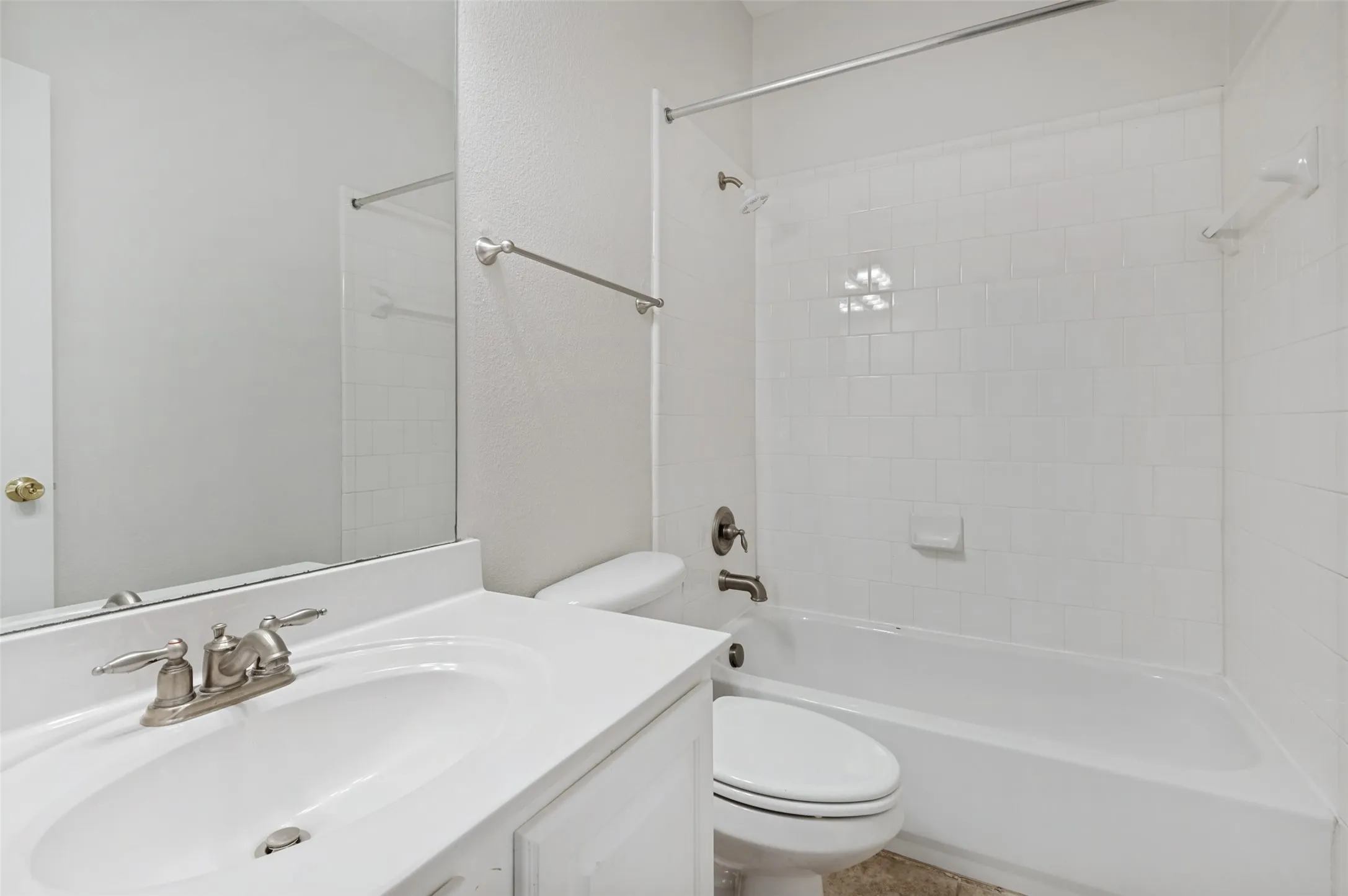 Single Family Residence For Sale in Denton County , 15721 Landing Creek Lane, Fort Worth, Texas 76262, 4 Bedroom, 4 Bathroom, 2 Garage spaces, 3,476 Sqft, built in 2008, mls#21356013, Real Estate Agent in Fort Worth, Homes For Sale in Denton county, Homes For Sale in Fort Worth, Realtor in Fort Worth Texas, Real Estate Brokerage Independent Realty Texas, Luminita Cordes Realtor