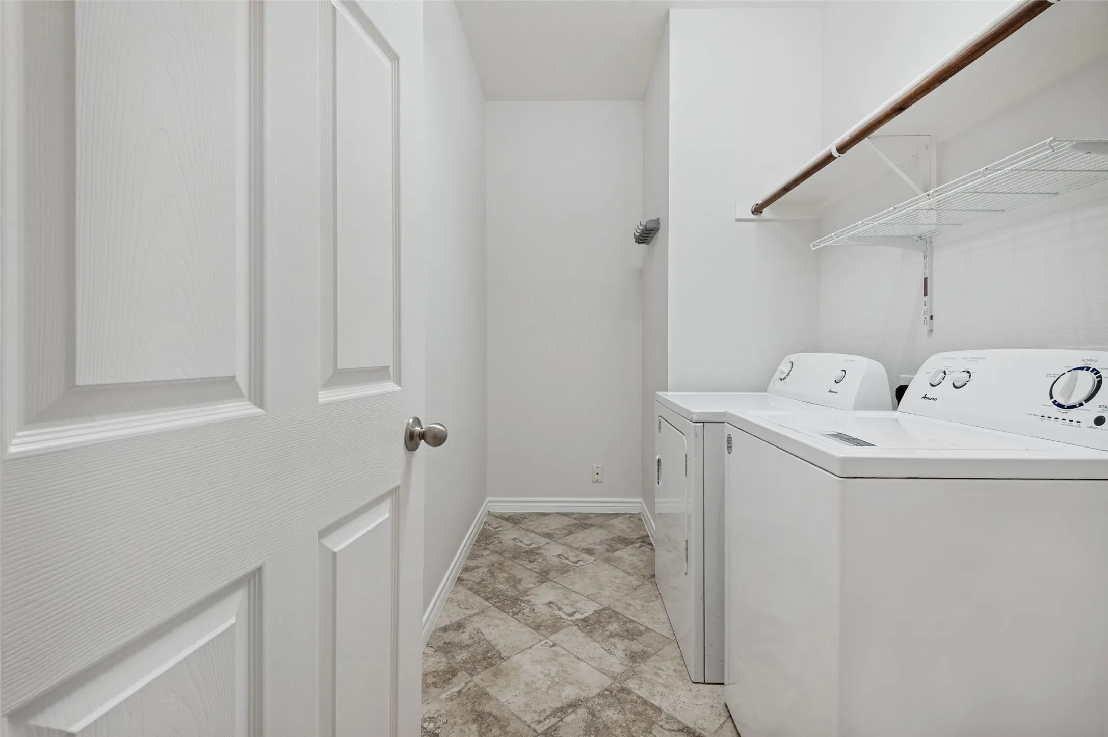 Single Family Residence For Sale in Denton County , 15721 Landing Creek Lane, Fort Worth, Texas 76262, 4 Bedroom, 4 Bathroom, 2 Garage spaces, 3,476 Sqft, built in 2008, mls#21356013, Real Estate Agent in Fort Worth, Homes For Sale in Denton county, Homes For Sale in Fort Worth, Realtor in Fort Worth Texas, Real Estate Brokerage Independent Realty Texas, Luminita Cordes Realtor