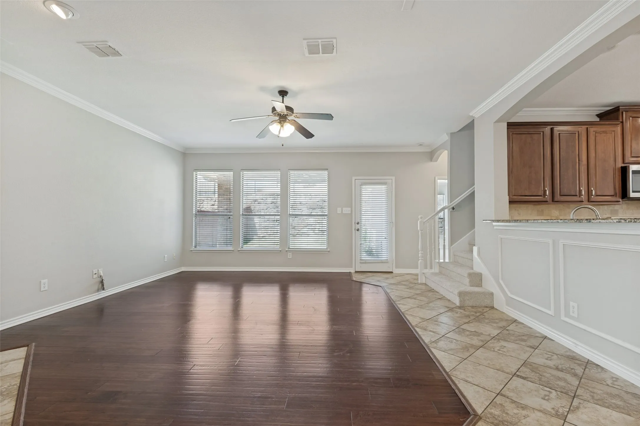 Single Family Residence For Sale in Denton County , 15721 Landing Creek Lane, Fort Worth, Texas 76262, 4 Bedroom, 4 Bathroom, 2 Garage spaces, 3,476 Sqft, built in 2008, mls#21356013, Real Estate Agent in Fort Worth, Homes For Sale in Denton county, Homes For Sale in Fort Worth, Realtor in Fort Worth Texas, Real Estate Brokerage Independent Realty Texas, Luminita Cordes Realtor
