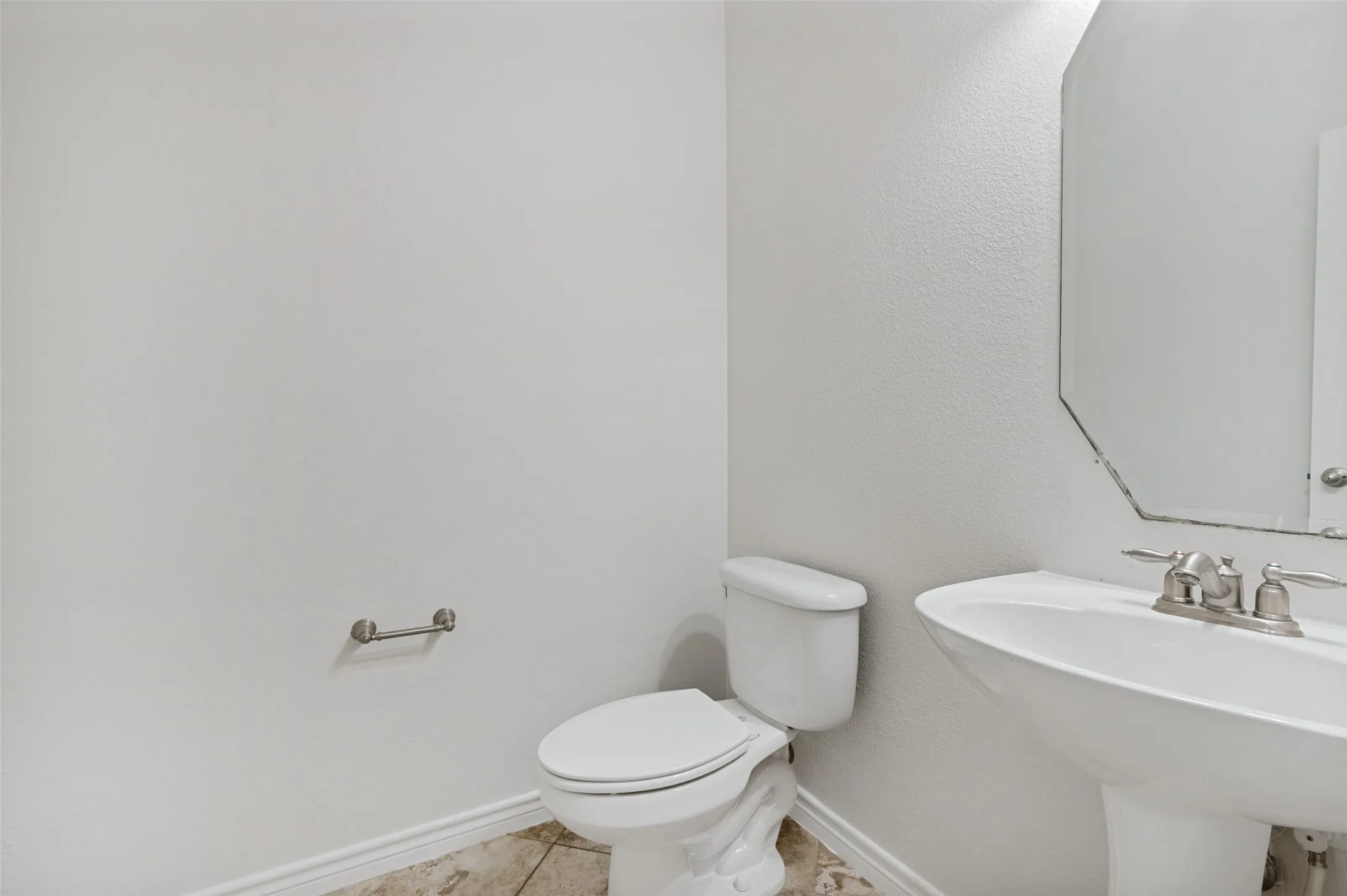 Single Family Residence For Sale in Denton County , 15721 Landing Creek Lane, Fort Worth, Texas 76262, 4 Bedroom, 4 Bathroom, 2 Garage spaces, 3,476 Sqft, built in 2008, mls#21356013, Real Estate Agent in Fort Worth, Homes For Sale in Denton county, Homes For Sale in Fort Worth, Realtor in Fort Worth Texas, Real Estate Brokerage Independent Realty Texas, Luminita Cordes Realtor