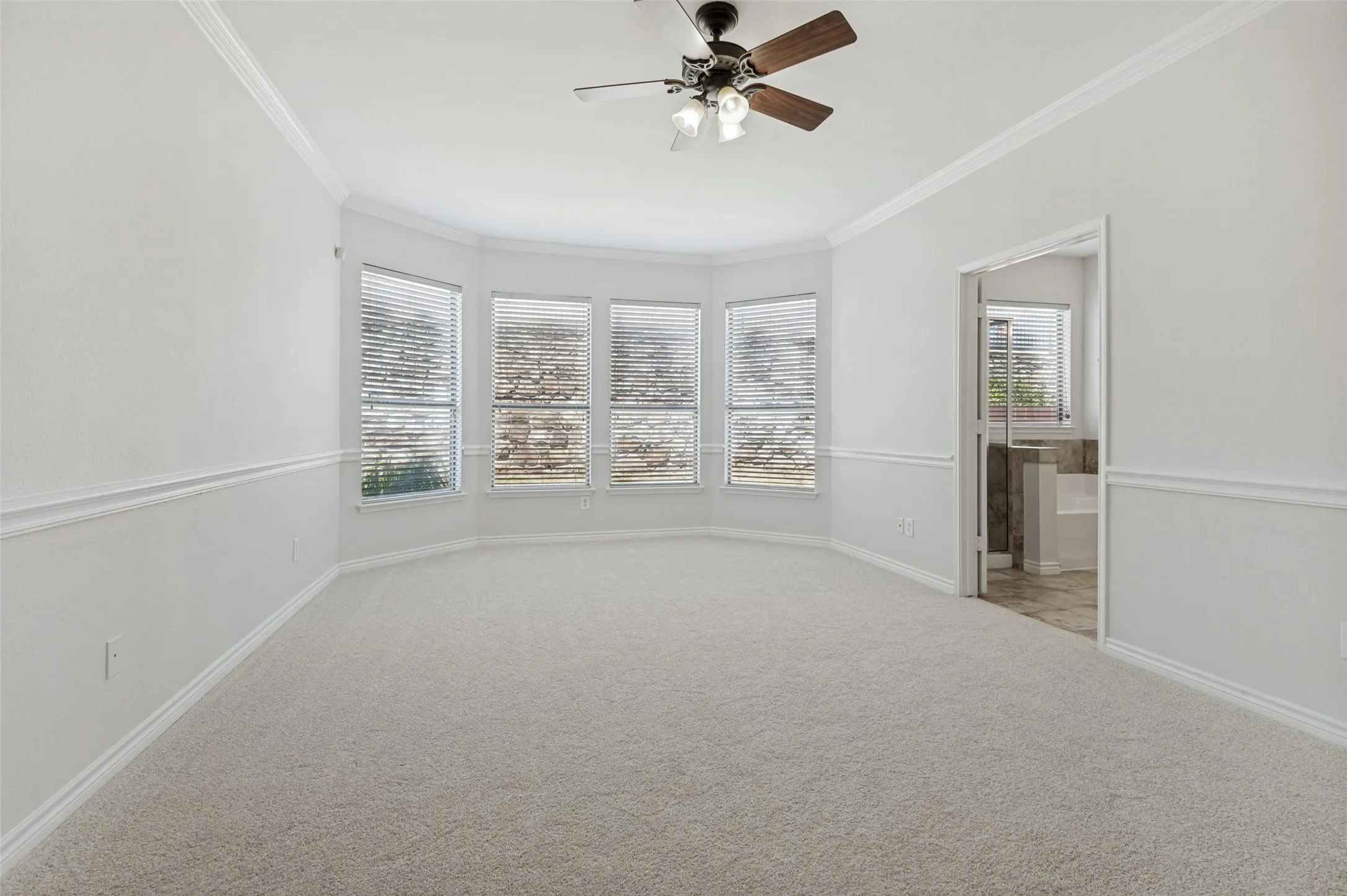 Single Family Residence For Sale in Denton County , 15721 Landing Creek Lane, Fort Worth, Texas 76262, 4 Bedroom, 4 Bathroom, 2 Garage spaces, 3,476 Sqft, built in 2008, mls#21356013, Real Estate Agent in Fort Worth, Homes For Sale in Denton county, Homes For Sale in Fort Worth, Realtor in Fort Worth Texas, Real Estate Brokerage Independent Realty Texas, Luminita Cordes Realtor