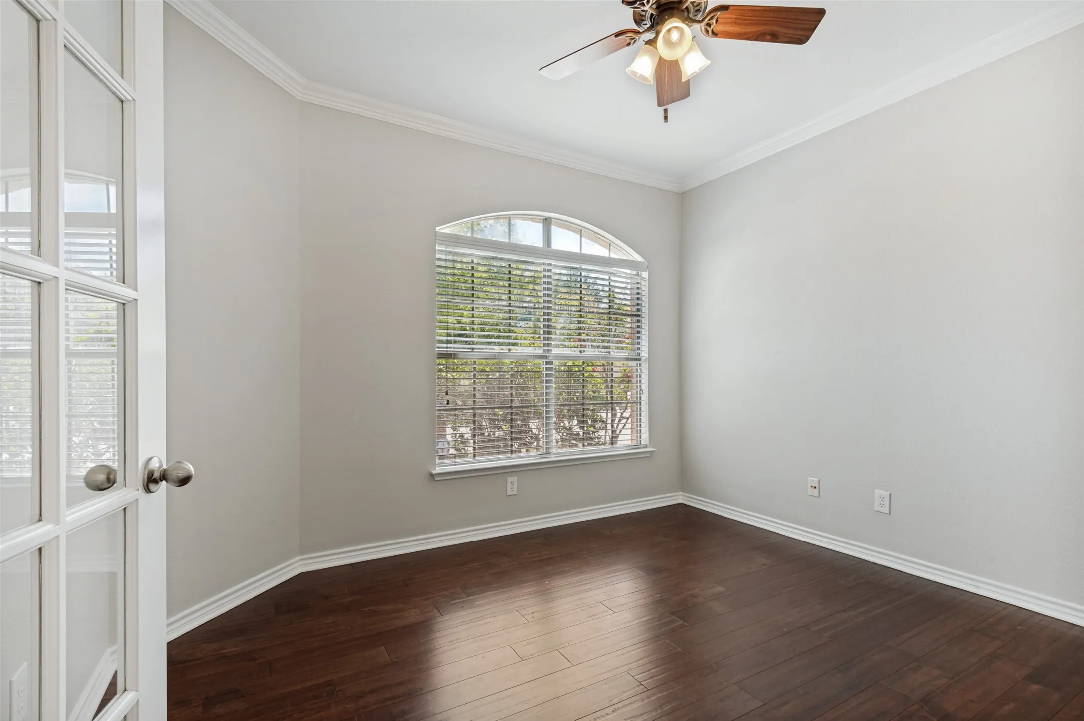 Single Family Residence For Sale in Denton County , 15721 Landing Creek Lane, Fort Worth, Texas 76262, 4 Bedroom, 4 Bathroom, 2 Garage spaces, 3,476 Sqft, built in 2008, mls#21356013, Real Estate Agent in Fort Worth, Homes For Sale in Denton county, Homes For Sale in Fort Worth, Realtor in Fort Worth Texas, Real Estate Brokerage Independent Realty Texas, Luminita Cordes Realtor