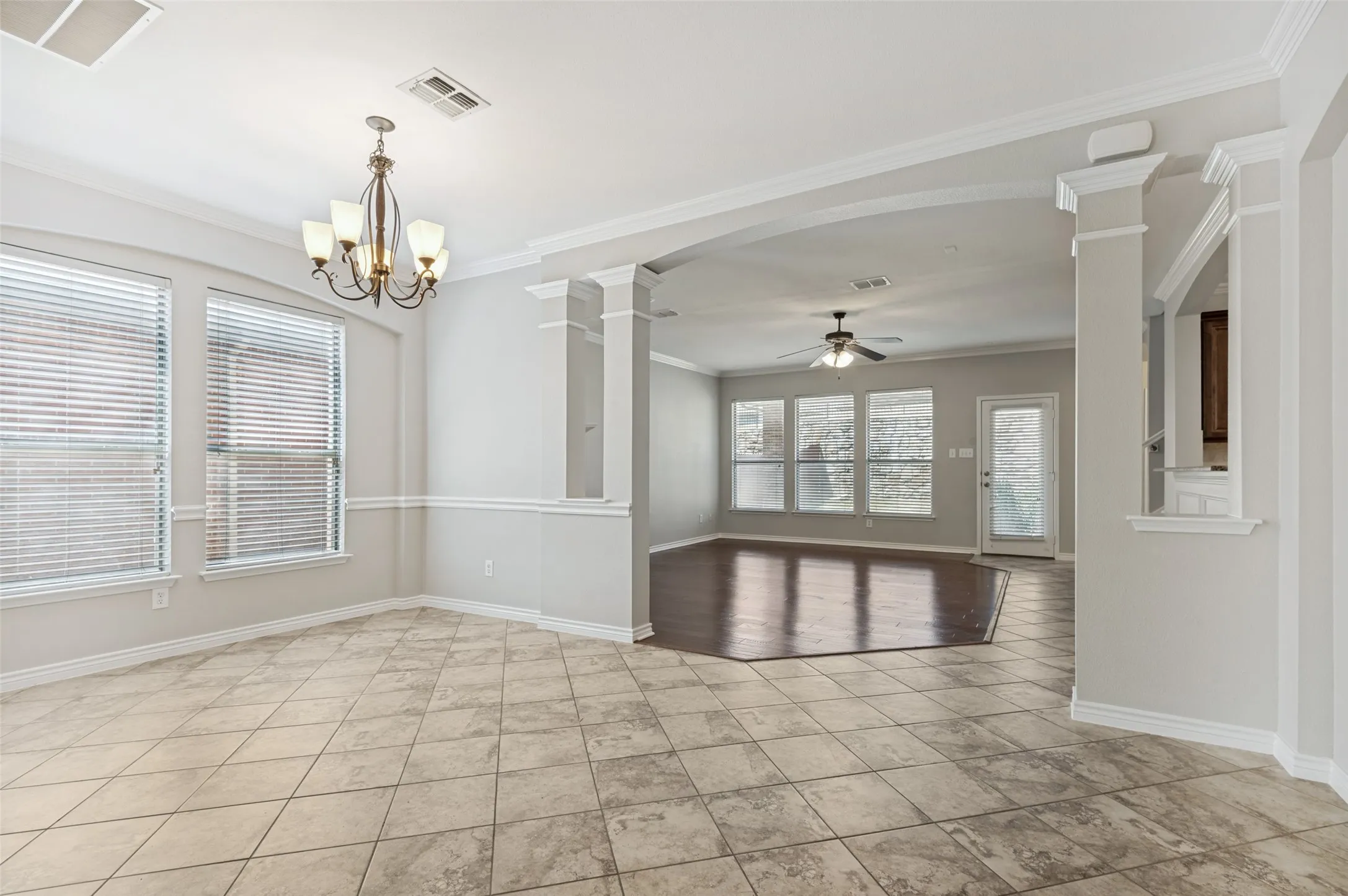 Single Family Residence For Sale in Denton County , 15721 Landing Creek Lane, Fort Worth, Texas 76262, 4 Bedroom, 4 Bathroom, 2 Garage spaces, 3,476 Sqft, built in 2008, mls#21356013, Real Estate Agent in Fort Worth, Homes For Sale in Denton county, Homes For Sale in Fort Worth, Realtor in Fort Worth Texas, Real Estate Brokerage Independent Realty Texas, Luminita Cordes Realtor