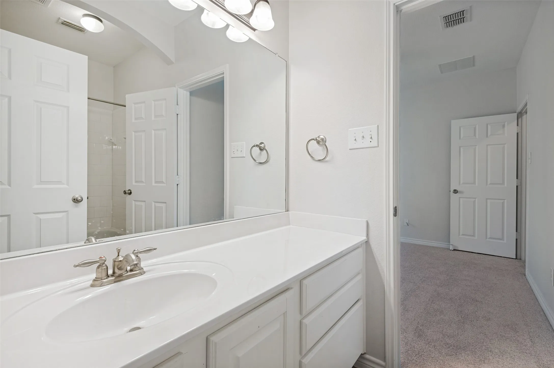 Single Family Residence For Sale in Denton County , 15721 Landing Creek Lane, Fort Worth, Texas 76262, 4 Bedroom, 4 Bathroom, 2 Garage spaces, 3,476 Sqft, built in 2008, mls#21356013, Real Estate Agent in Fort Worth, Homes For Sale in Denton county, Homes For Sale in Fort Worth, Realtor in Fort Worth Texas, Real Estate Brokerage Independent Realty Texas, Luminita Cordes Realtor
