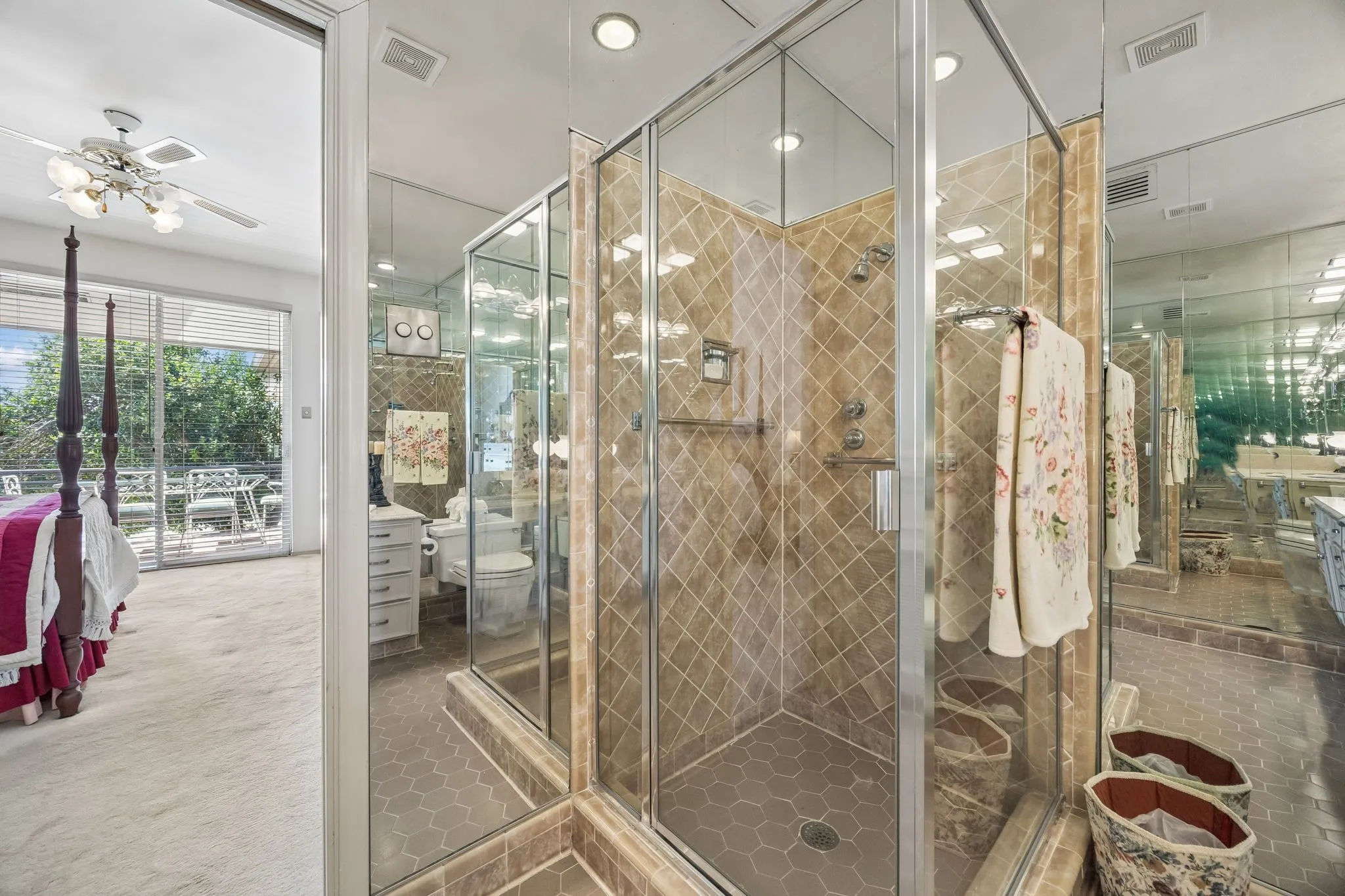6310 Bandera Ave #C - Tom Hughes Team - Bathroom
