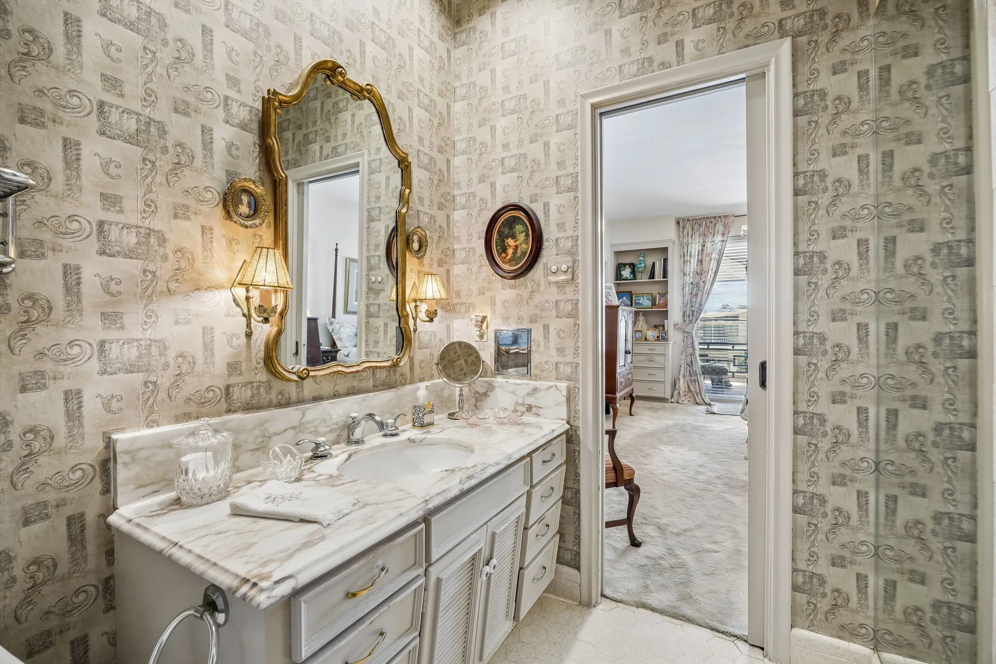 6310 Bandera Ave #C - Tom Hughes Team - Bathroom