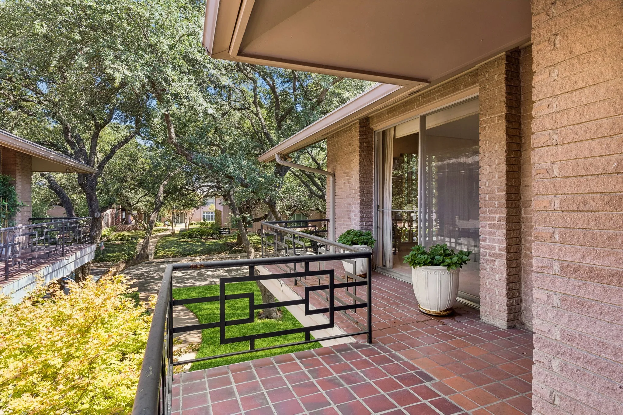 6310 Bandera Ave #C - Tom Hughes Team - Patio