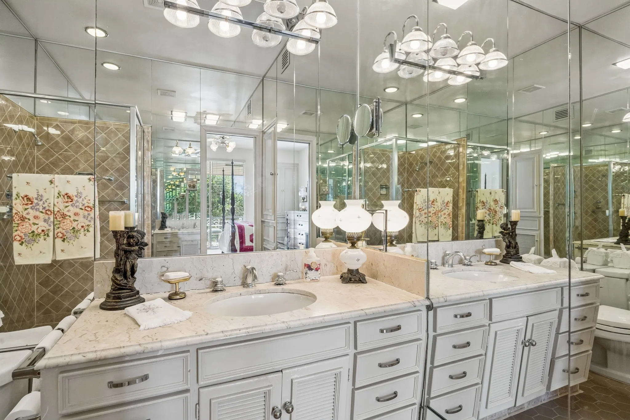 6310 Bandera Ave #C - Tom Hughes Team - Bathroom