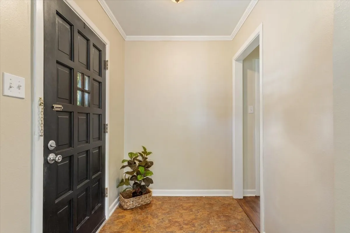 Single Family Residence For Sale in Mc Lennan County , 1212 Guthrie Drive, Waco, Texas 76710, 3 Bedroom, 2 Bathroom, 2 Garage spaces, 2,032 Sqft, built in 1954, mls#21360103, Real Estate Agent in Waco, Homes For Sale in Mc Lennan county, Homes For Sale in Waco, Realtor in Waco Texas, Real Estate Brokerage Independent Realty Texas, Luminita Cordes Realtor
