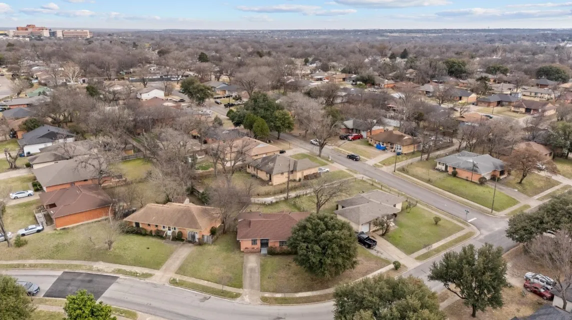 Single Family Residence For Sale in Dallas County , 3916 Kushla Avenue, Dallas, Texas 75216, 4 Bedroom, 2 Bathroom, Garage spaces, 1,582 Sqft, built in 1956, Price $225,000, mls#21360179, Real Estate Agent in Dallas, Homes For Sale in Dallas county, Homes For Sale in Dallas, Realtor in Dallas Texas, Real Estate Brokerage Independent Realty Texas, Luminita Cordes Realtor