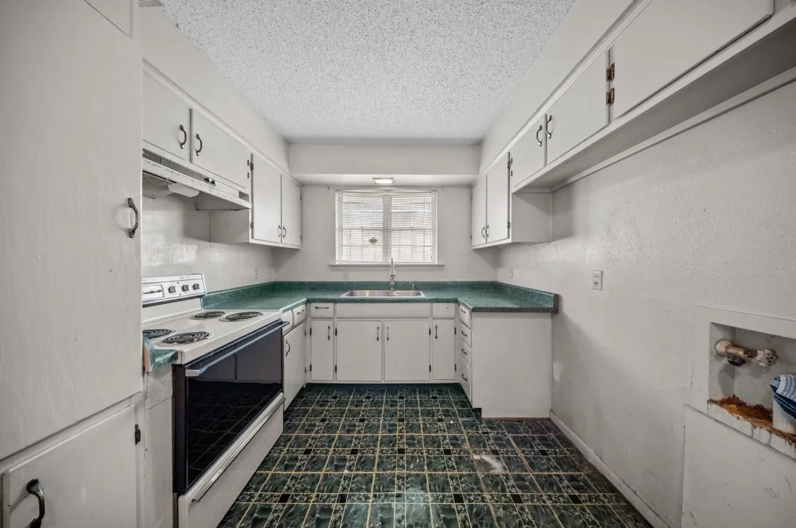Single Family Residence For Sale in Dallas County , 3916 Kushla Avenue, Dallas, Texas 75216, 4 Bedroom, 2 Bathroom, Garage spaces, 1,582 Sqft, built in 1956, Price $225,000, mls#21360179, Real Estate Agent in Dallas, Homes For Sale in Dallas county, Homes For Sale in Dallas, Realtor in Dallas Texas, Real Estate Brokerage Independent Realty Texas, Luminita Cordes Realtor