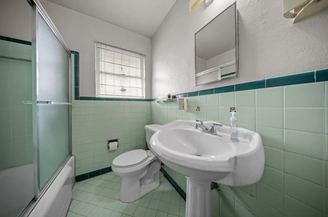 Single Family Residence For Sale in Dallas County , 3916 Kushla Avenue, Dallas, Texas 75216, 4 Bedroom, 2 Bathroom, Garage spaces, 1,582 Sqft, built in 1956, Price $225,000, mls#21360179, Real Estate Agent in Dallas, Homes For Sale in Dallas county, Homes For Sale in Dallas, Realtor in Dallas Texas, Real Estate Brokerage Independent Realty Texas, Luminita Cordes Realtor